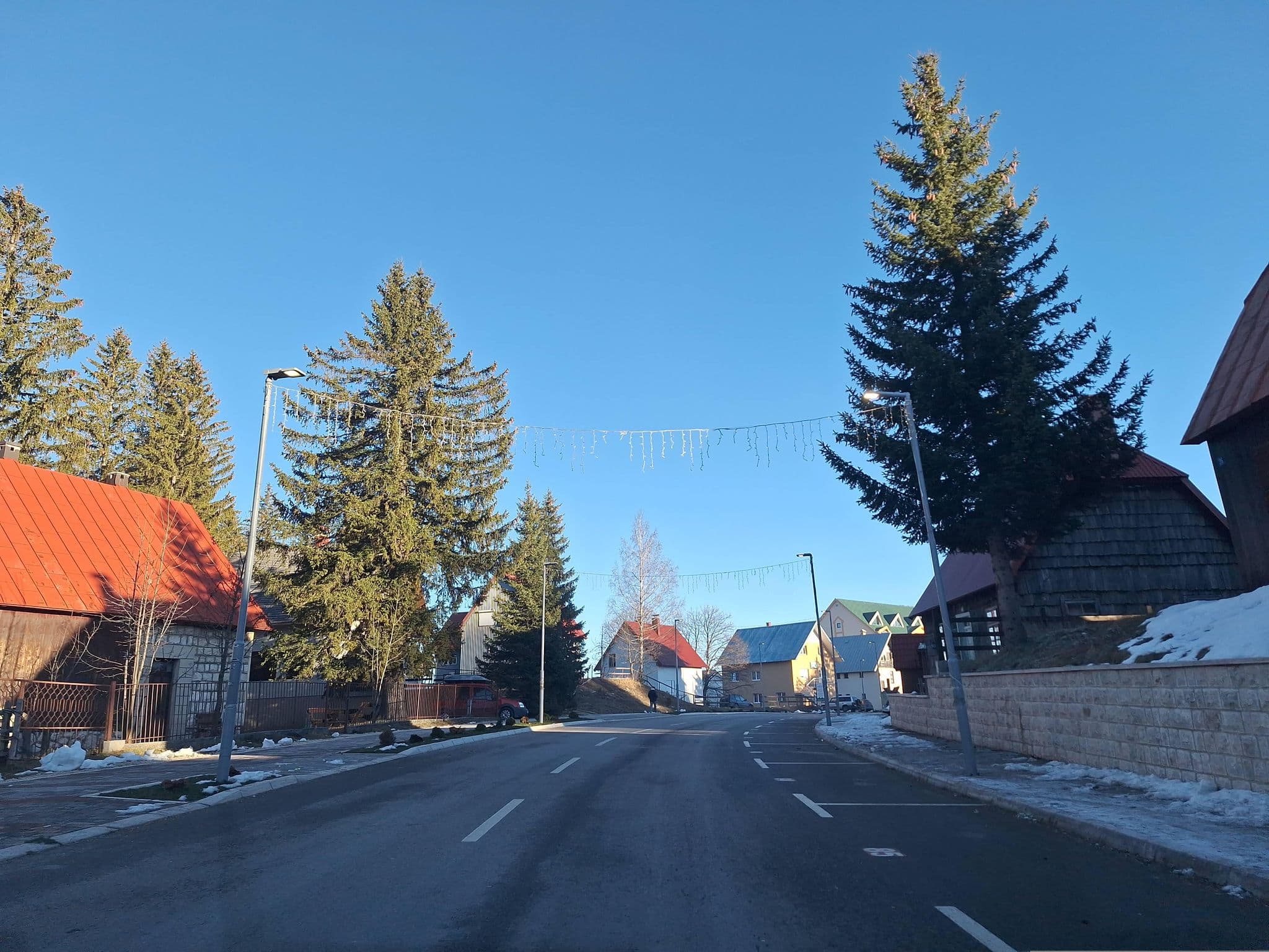 Street view near Apartments Dormire, Žabljak — © gisbudva (CC BY-SA · Mapillary)