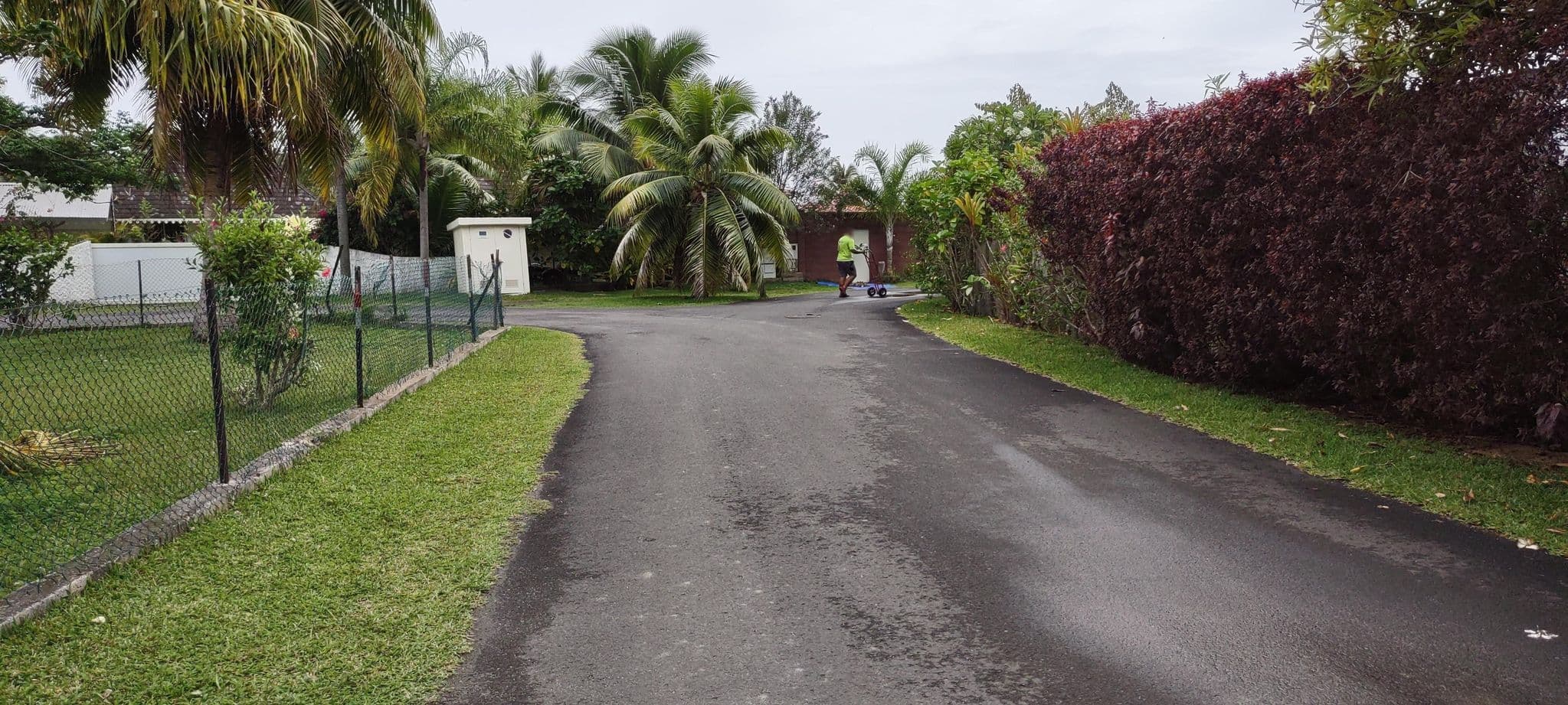 Street view near Sacado Moorea, Papetoai — © tbo47 (CC BY-SA · Mapillary)