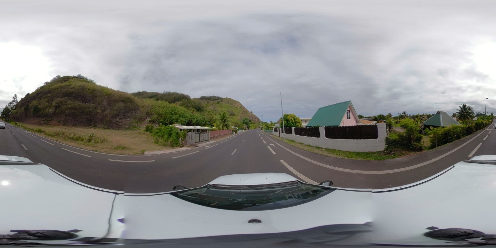 Street view near La Maison Bleue Moorea, Papetoai — © ratzillas (CC BY-SA · Mapillary)