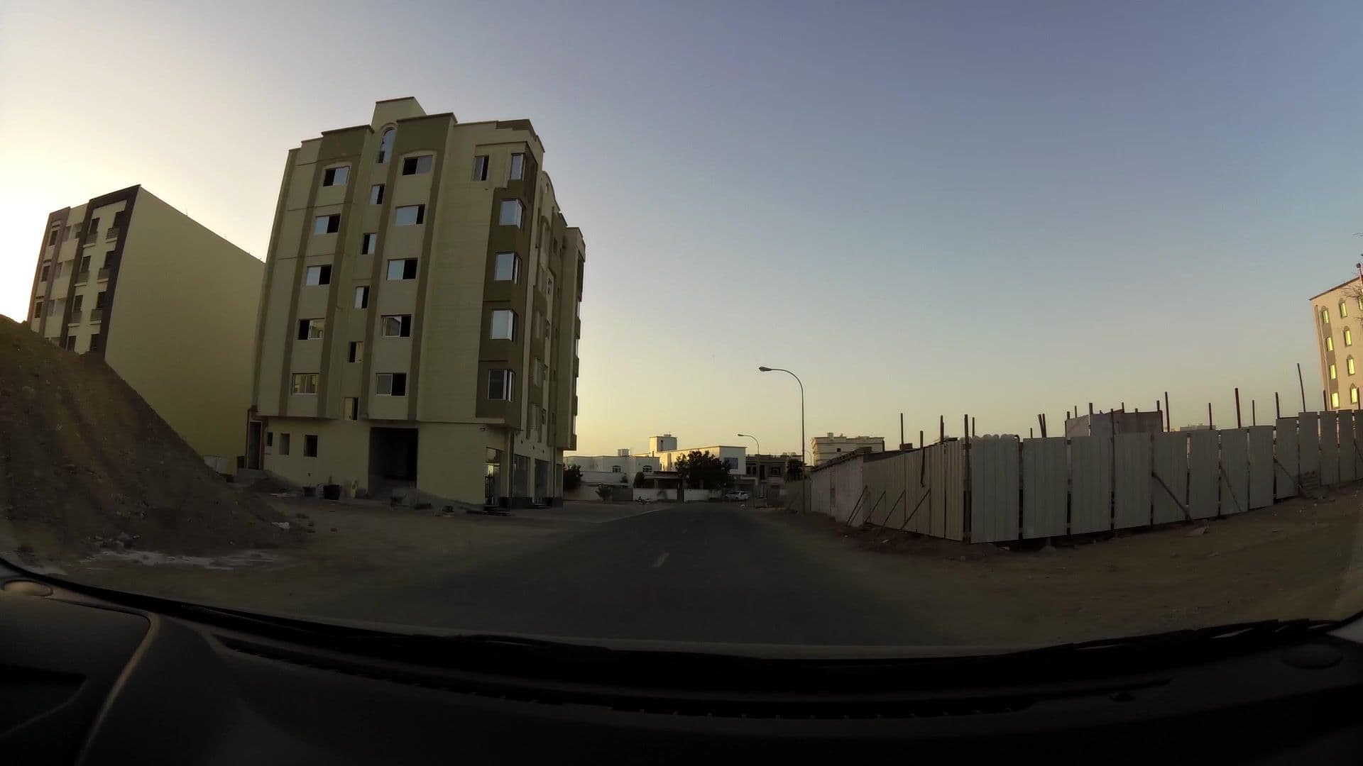 Street view near Alsahwa Hotel, Seeb — © kaartcam (CC BY-SA · Mapillary)