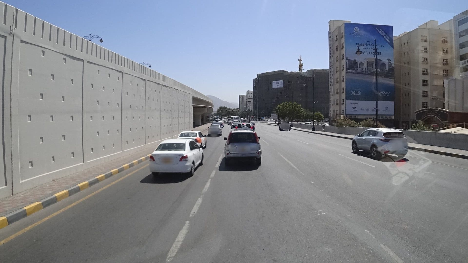 Street view near Bowshar International Hotel, Muscat, Muscat — © vbombaerts (CC BY-SA · Mapillary)