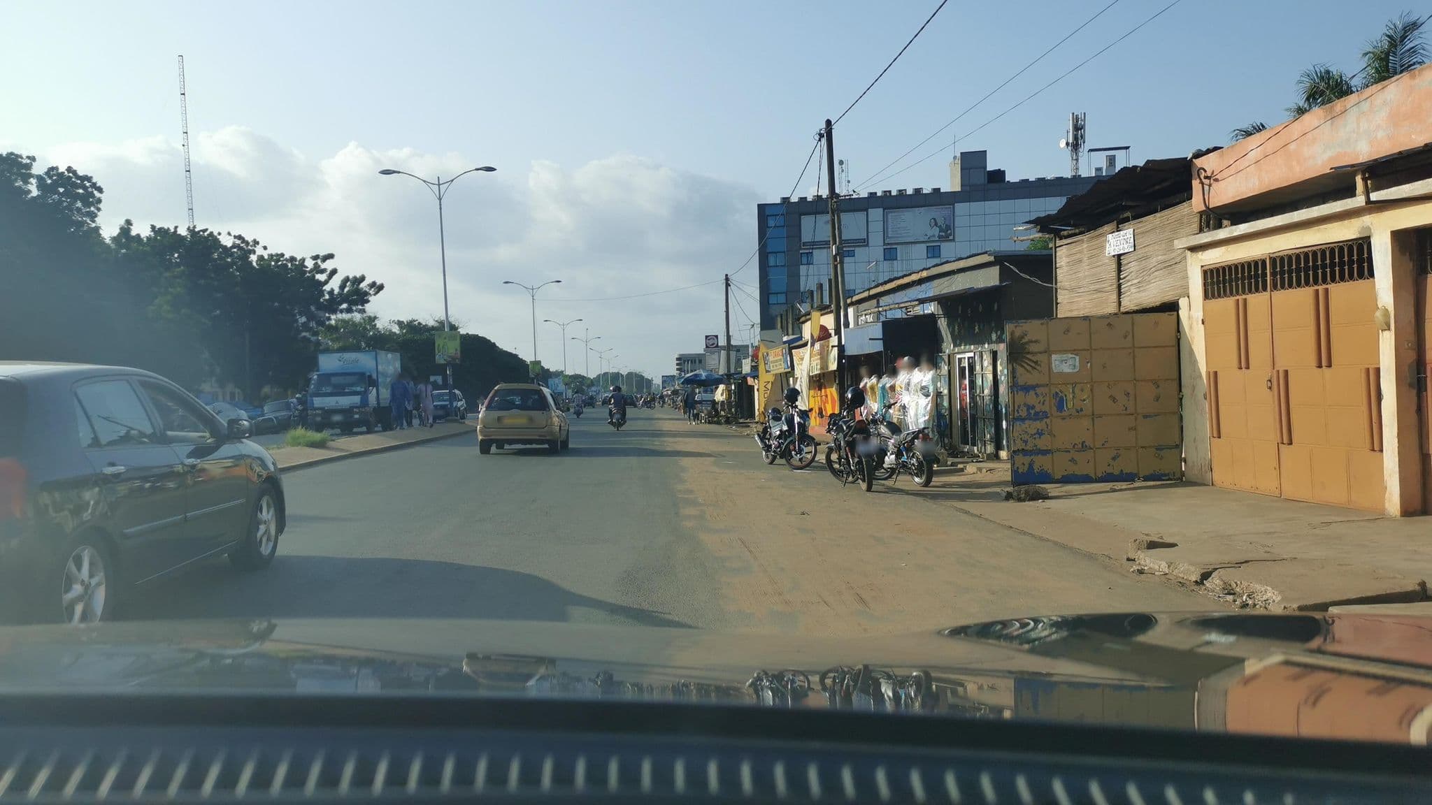 Street view near Sympa Hotel, Lomé — © MaevaveaM (CC BY-SA · Mapillary)