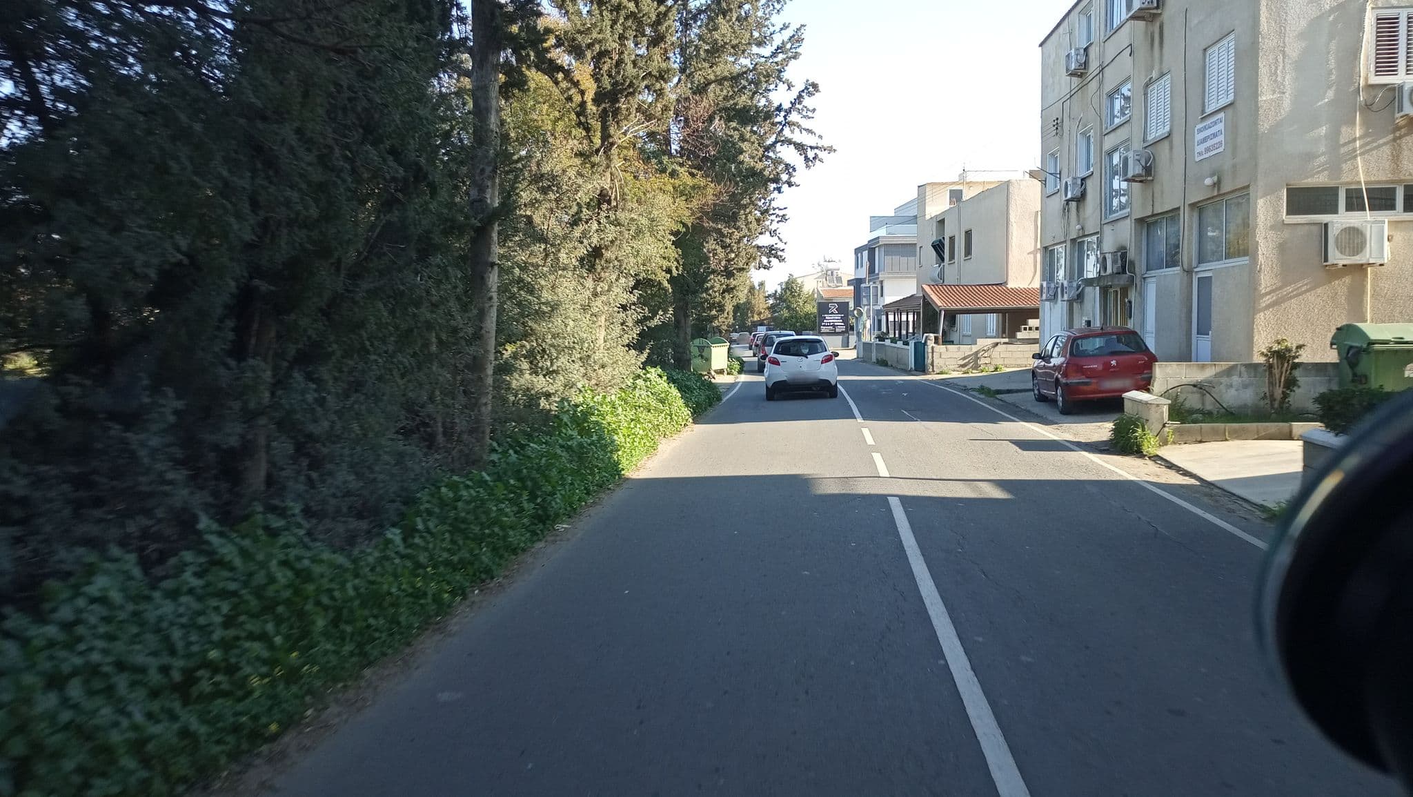 Street view near Strovolos Rooms Studios, Káto Lakatámeia — © remekinio10 (CC BY-SA · Mapillary)