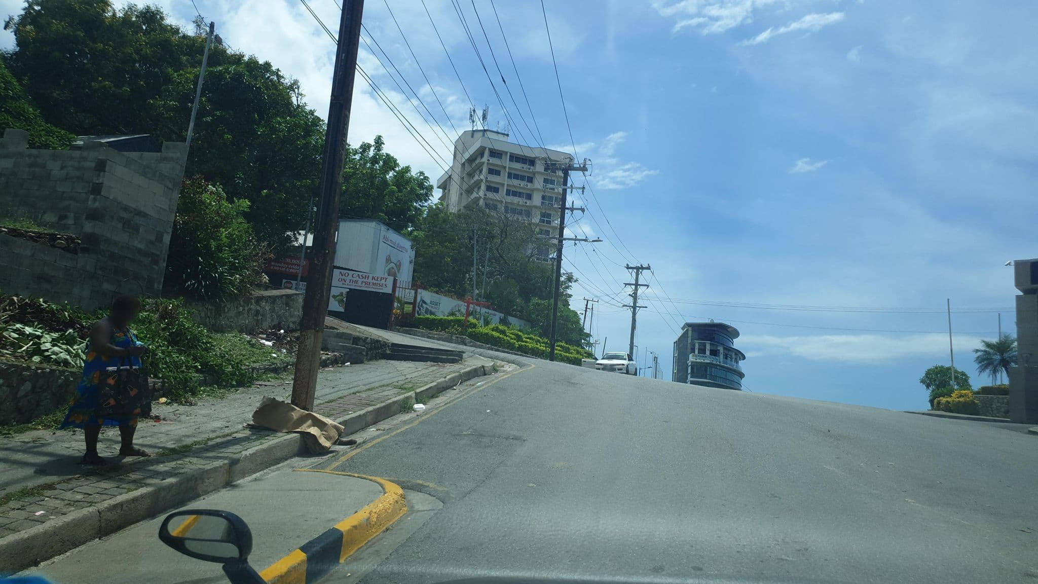 Street view near Crown Hotel Port Moresby, Port Moresby — © jthnz (CC BY-SA · Mapillary)