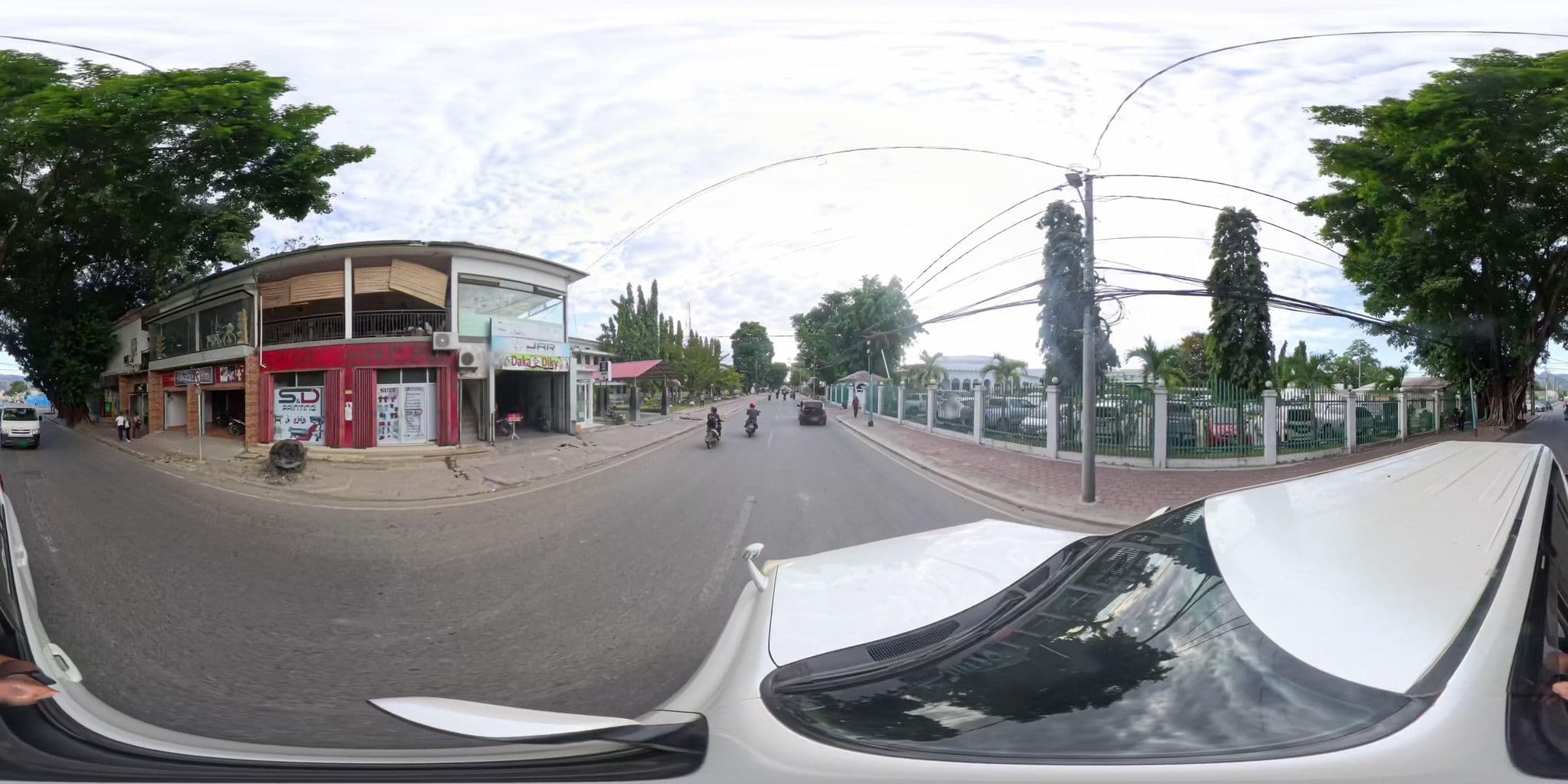 Street view near Mesirom Coffee and Bar, Dili — © kahbeng (CC BY-SA · Mapillary)