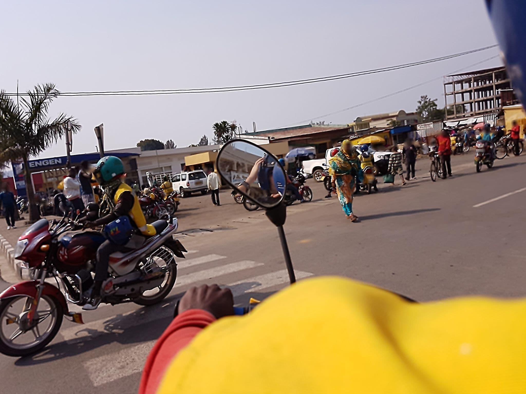 Street view near City Guesthouse Gisenyi, Gisenyi — © dielon (CC BY-SA · Mapillary)