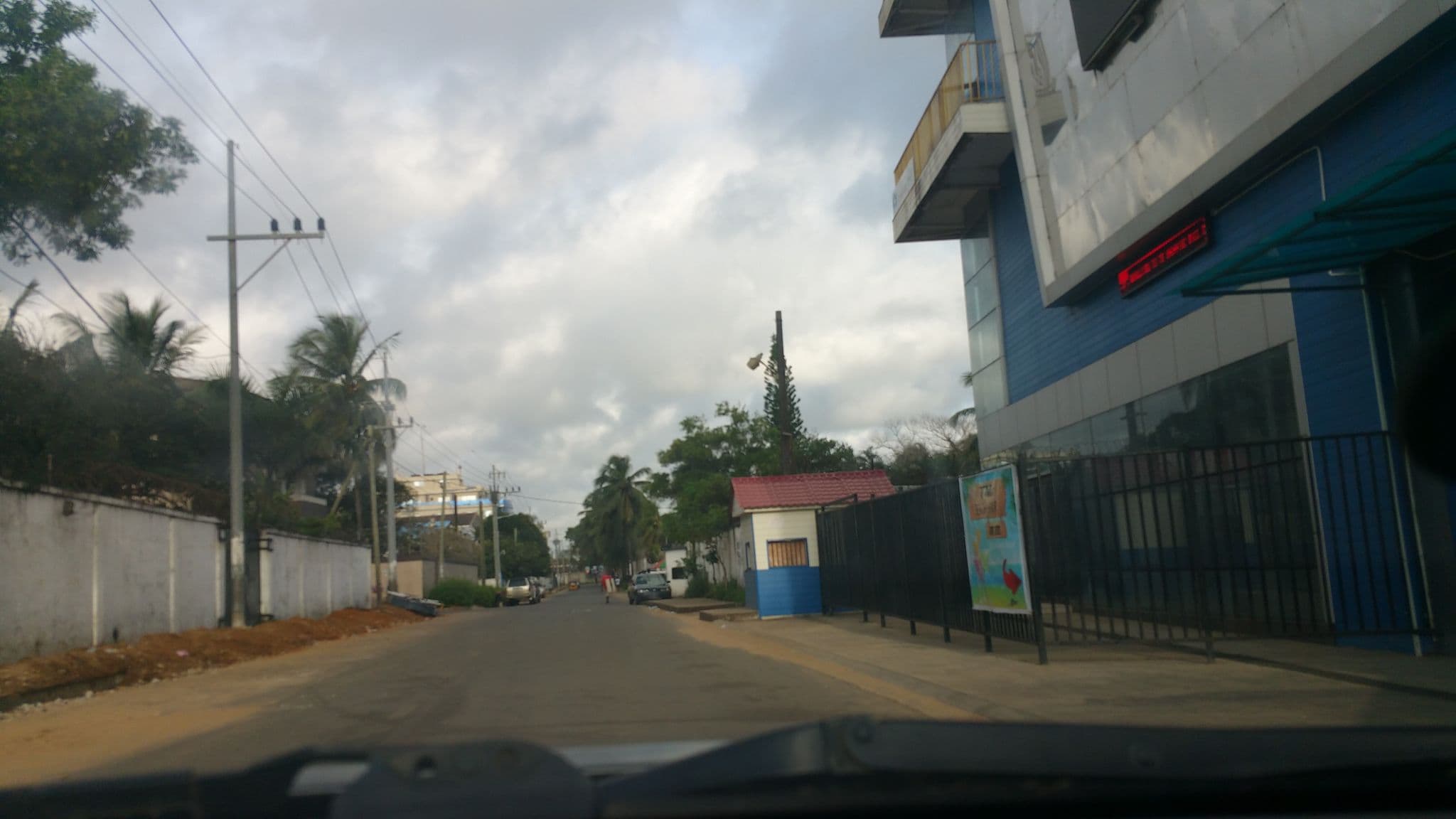 Street view near Harbol, Monrovia — © draperc (CC BY-SA · Mapillary)