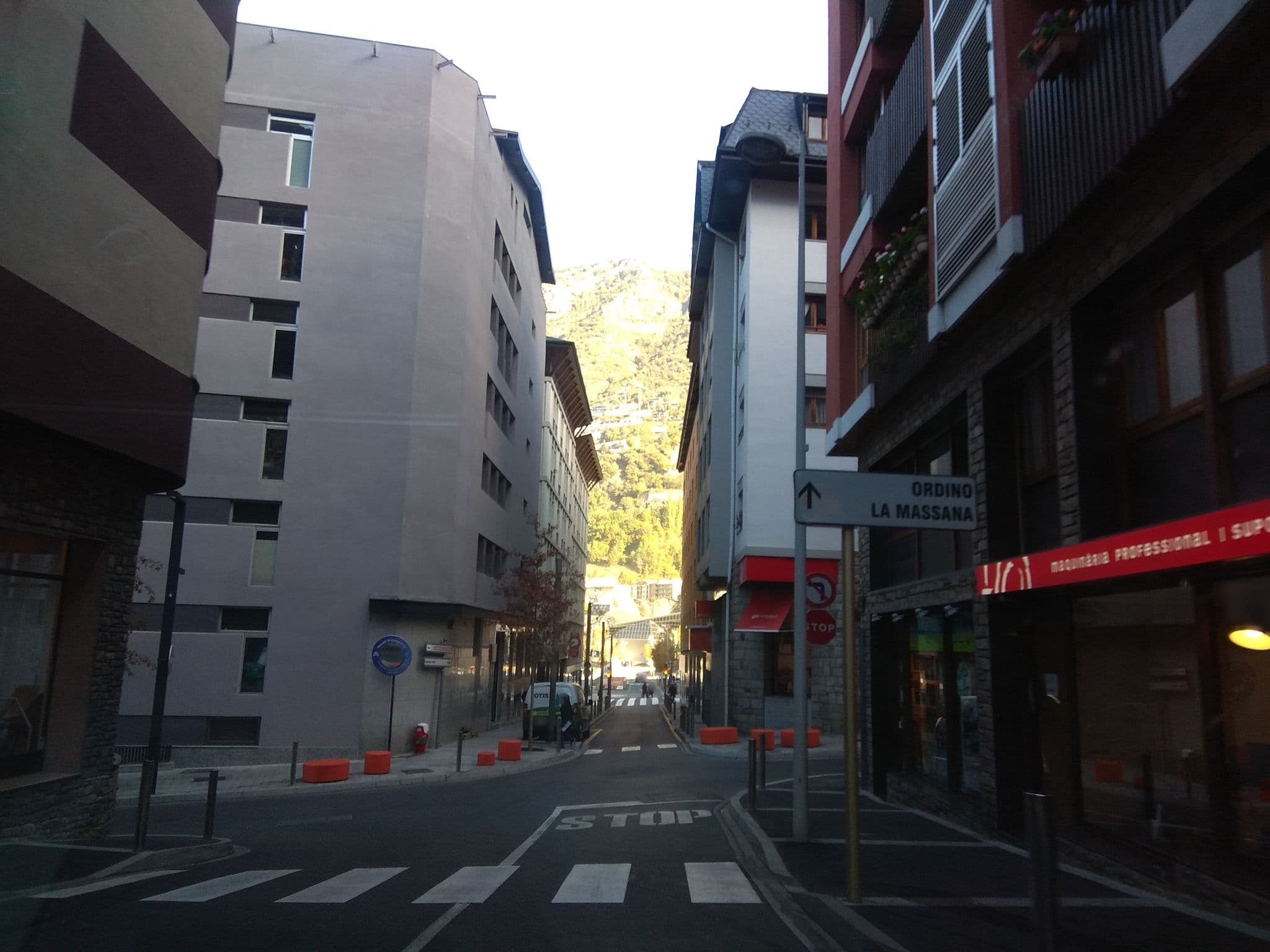 Street view near Daguisa Hotels, les Escaldes — © egofer (CC BY-SA · Mapillary)