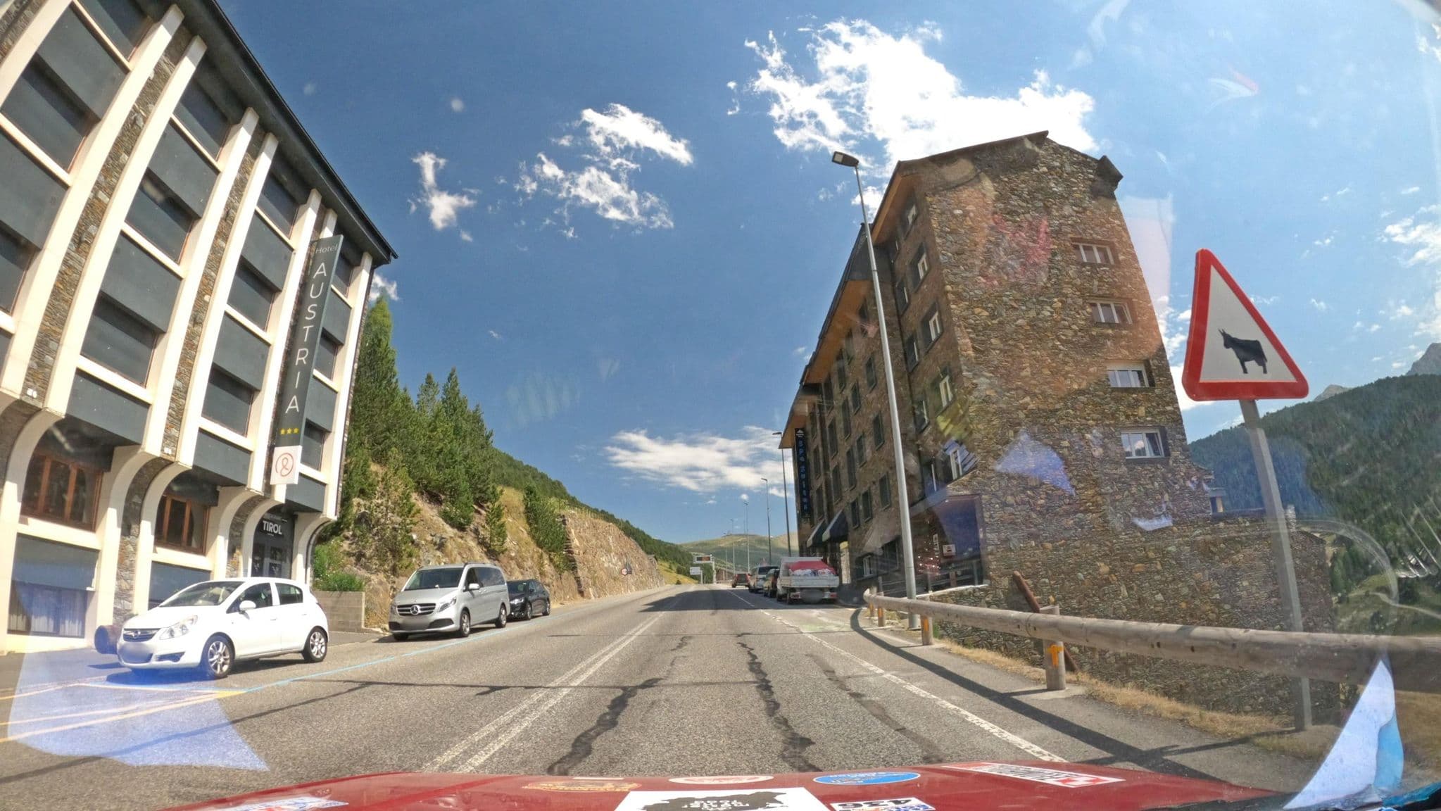 Street view near Apartaments L'Angel Blanc, El Tarter — © masterofnoroad (CC BY-SA · Mapillary)