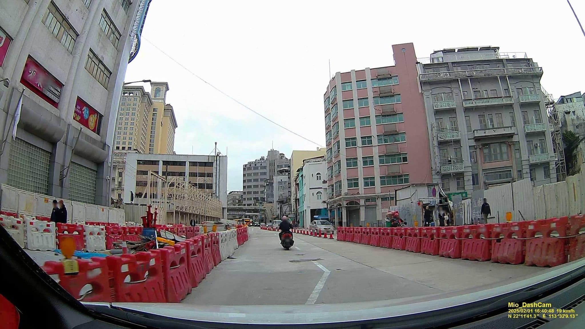 Street view near Hou Kong Boutique Hostel, Macau — © hcyen (CC BY-SA · Mapillary)