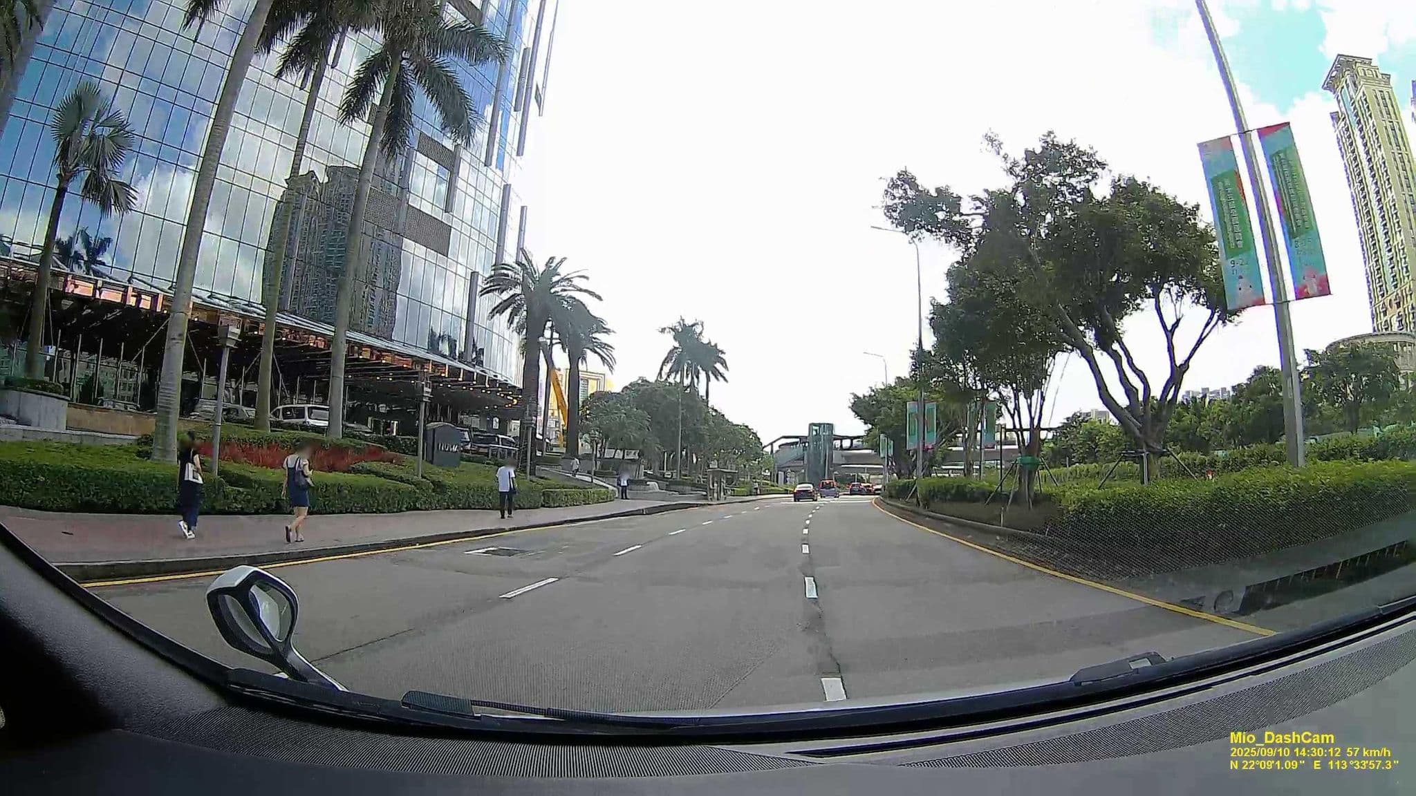 Street view near City of Dreams - Nüwa Macau, Taipa — © hcyen (CC BY-SA · Mapillary)