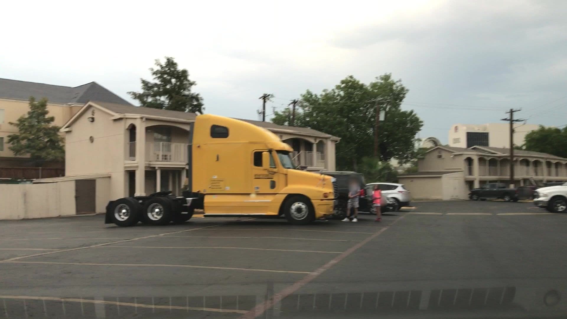 Street view near Days Inn by Wyndham Market Center Dallas Love Field, Dallas — © lvl5 (CC BY-SA · Mapillary)