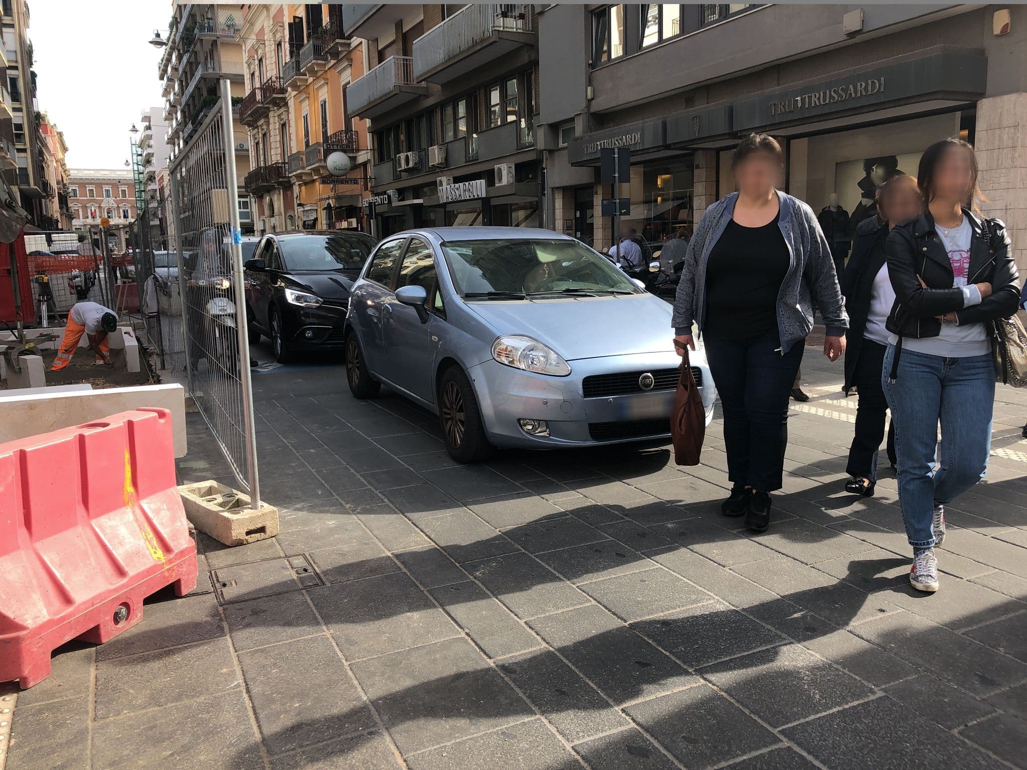 Street view near Casa Almika Sparano, Bari — © antoniopedota (CC BY-SA · Mapillary)
