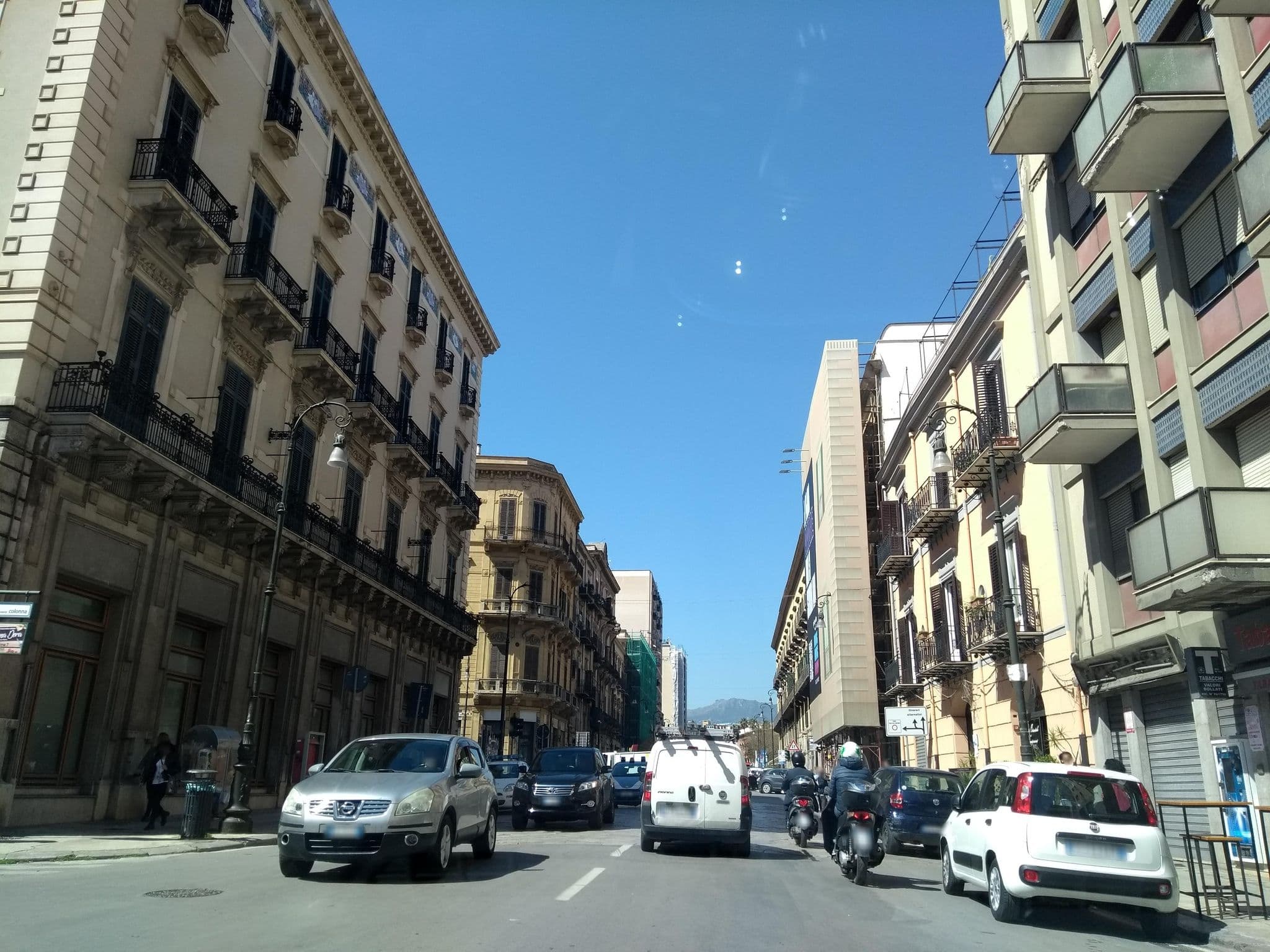 Street view near Essenze di Sicilia Appartamento Cavour in centro, Palermo — © thetornado76 (CC BY-SA · Mapillary)