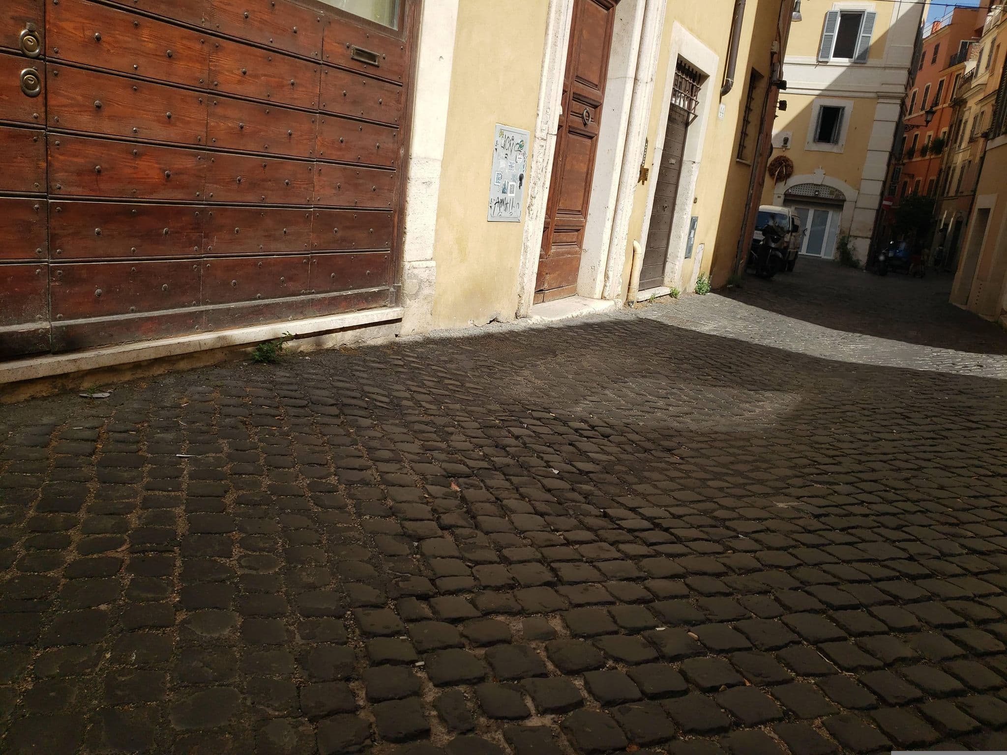 Street view near Domus Trevi, Pigna — © mapfool (CC BY-SA · Mapillary)