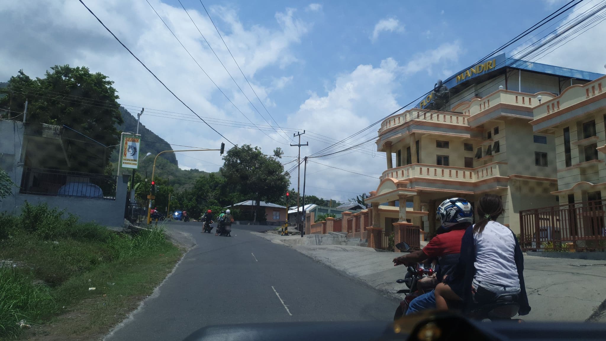 Street view near Flores Mandiri, Ende — © coreagc (CC BY-SA · Mapillary)