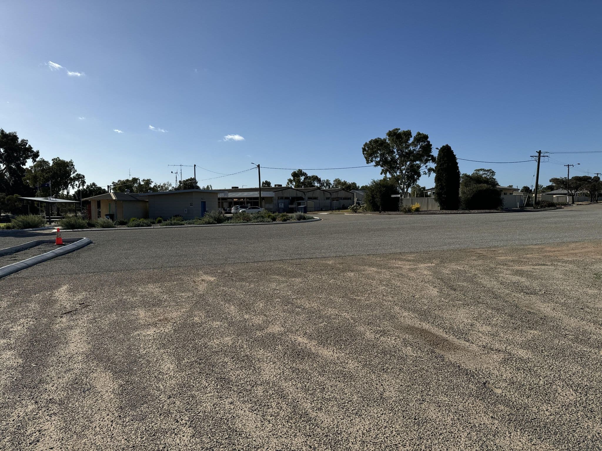 Street view near Meckering Rose Garden Overnight stay area, Northam — © wa_wheatbelt (CC BY-SA · Mapillary)