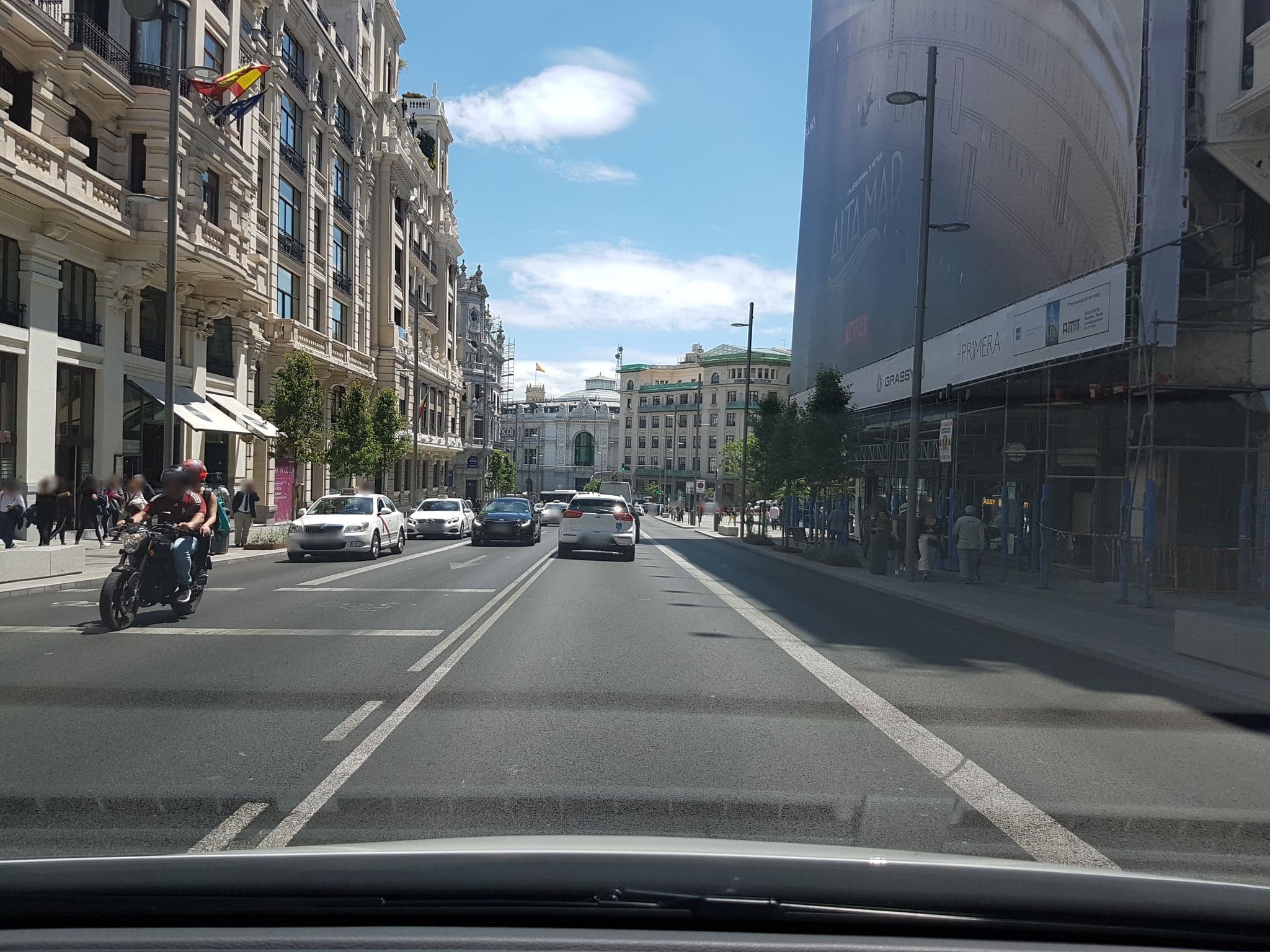 Street view near Rightplace Apartments Madrid, Las Cortes — © Ralvar (CC BY-SA · Mapillary)