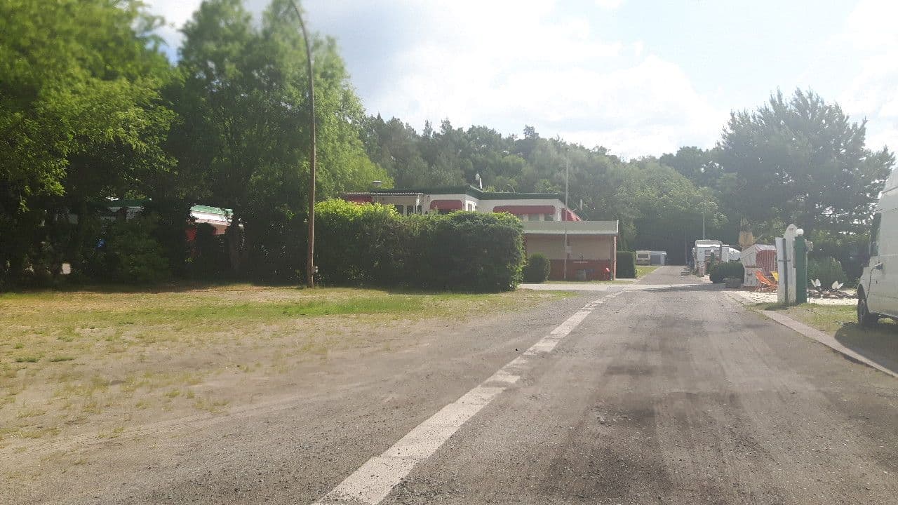 Street view near Campingplatz Berlin, Nikolassee — © changchun1 (CC BY-SA · Mapillary)