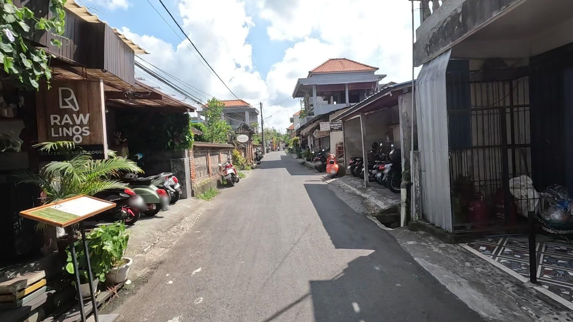 Street view near Rama guest house, Ubud