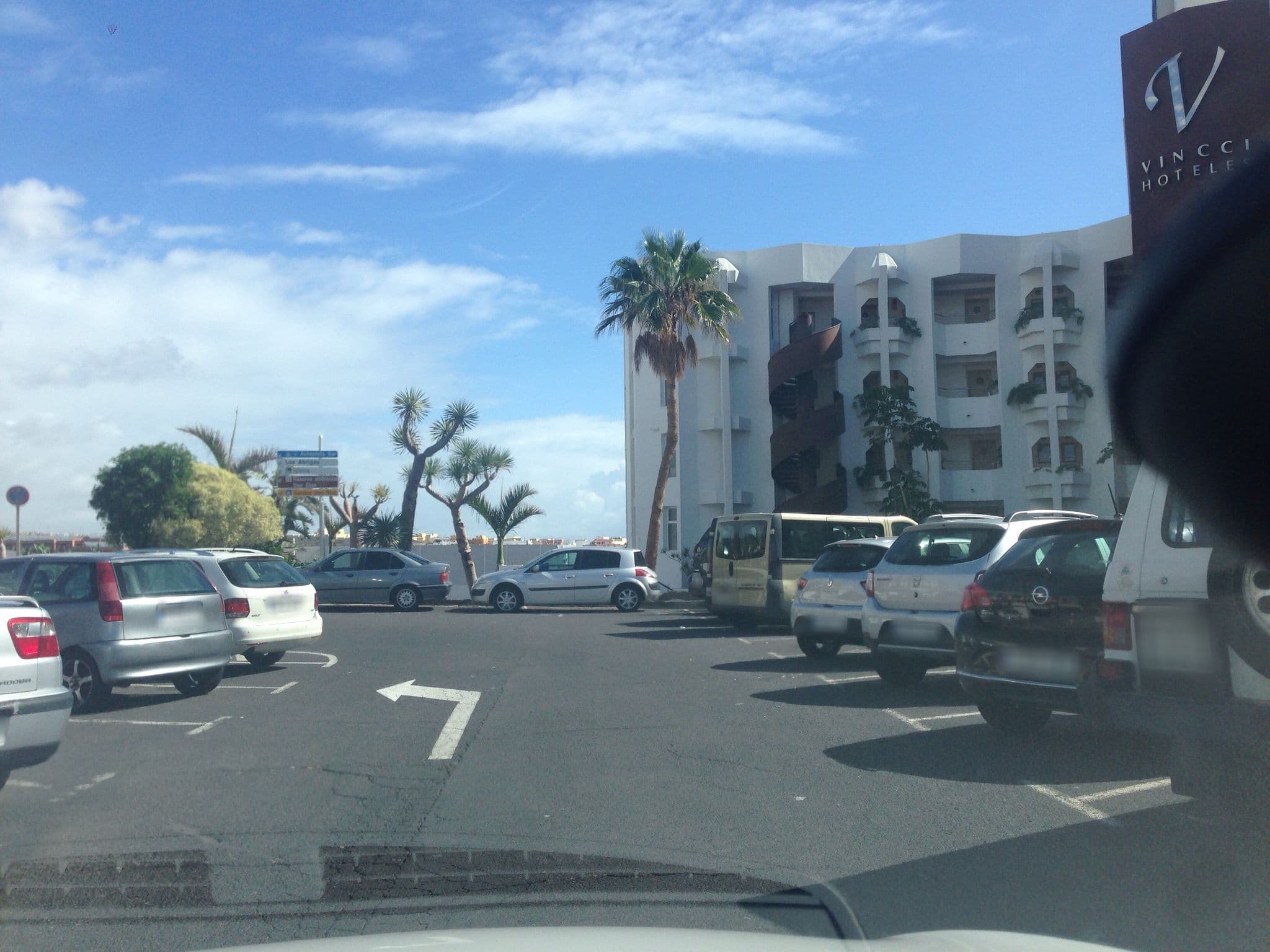 Street view near The Salmar, Las Rosas — © jaakl (CC BY-SA · Mapillary)
