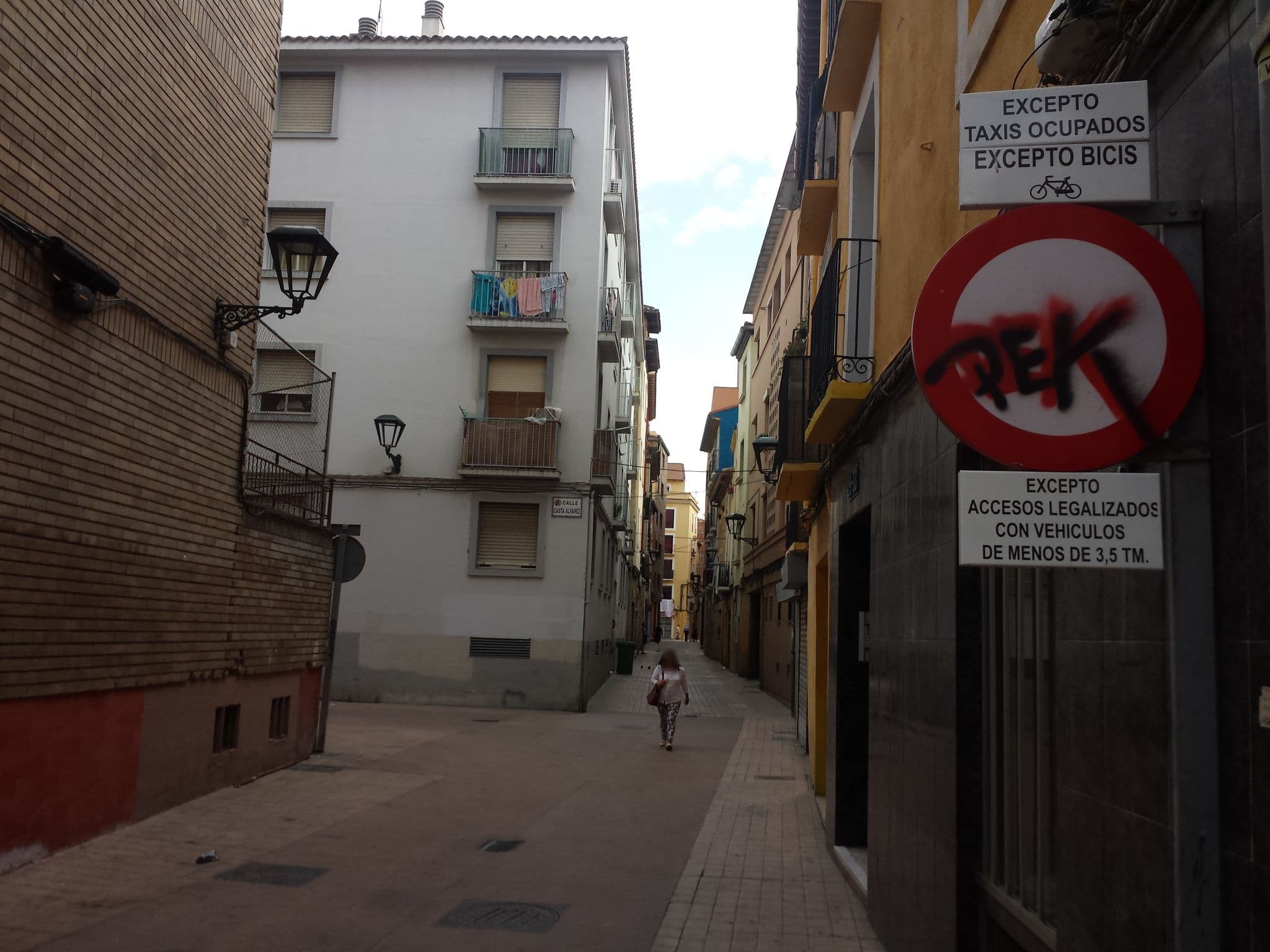 Street view near Grampy Boutique Hostal - Zaragoza Centro, Zaragoza — © robot8a (CC BY-SA · Mapillary)