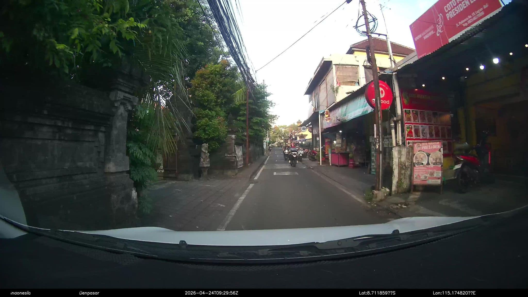 Street view near Nine dollar hostel, Legian