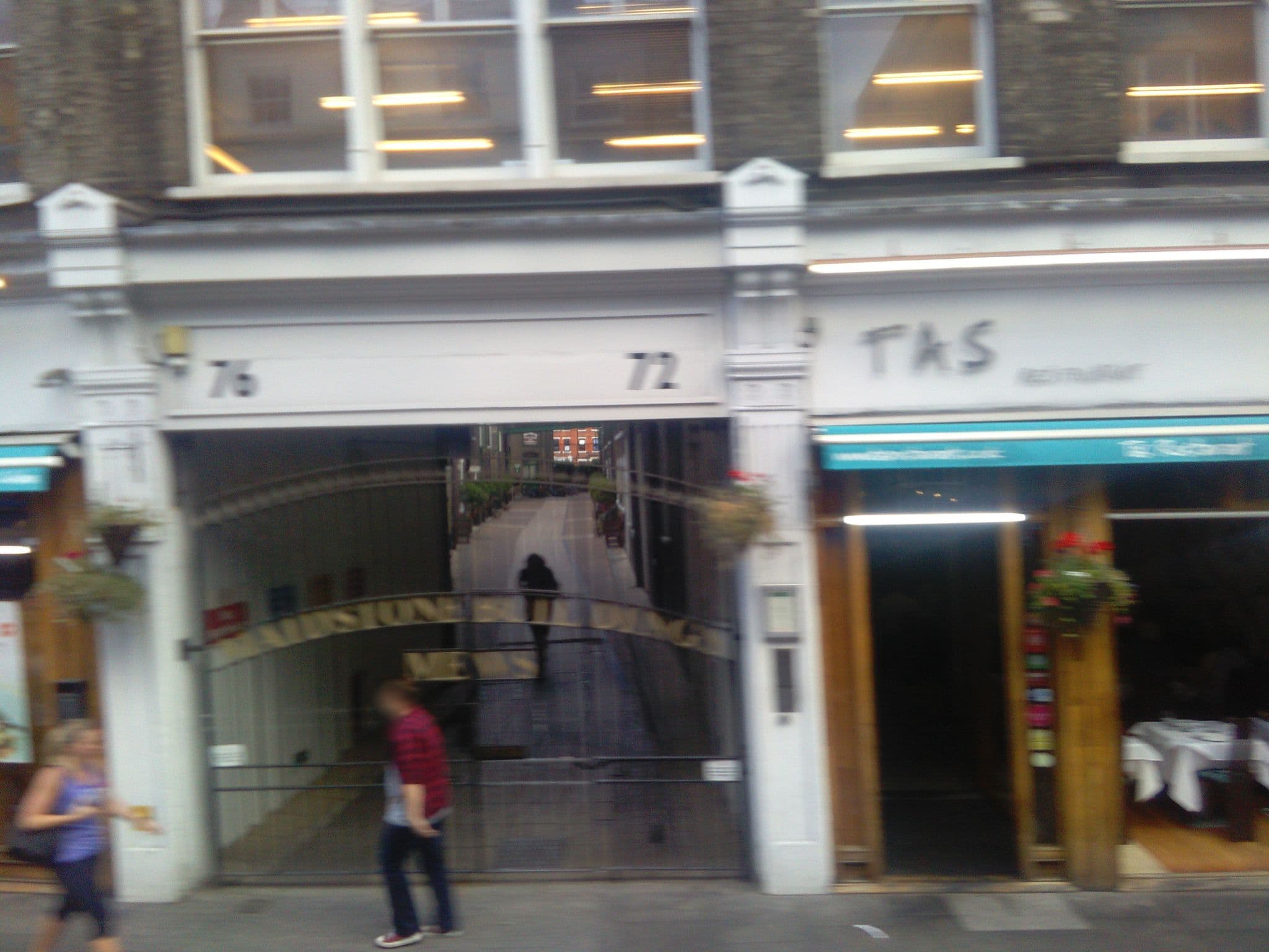 Street view near St Christopher's Inn Pub, City of London — © ris (CC BY-SA · Mapillary)