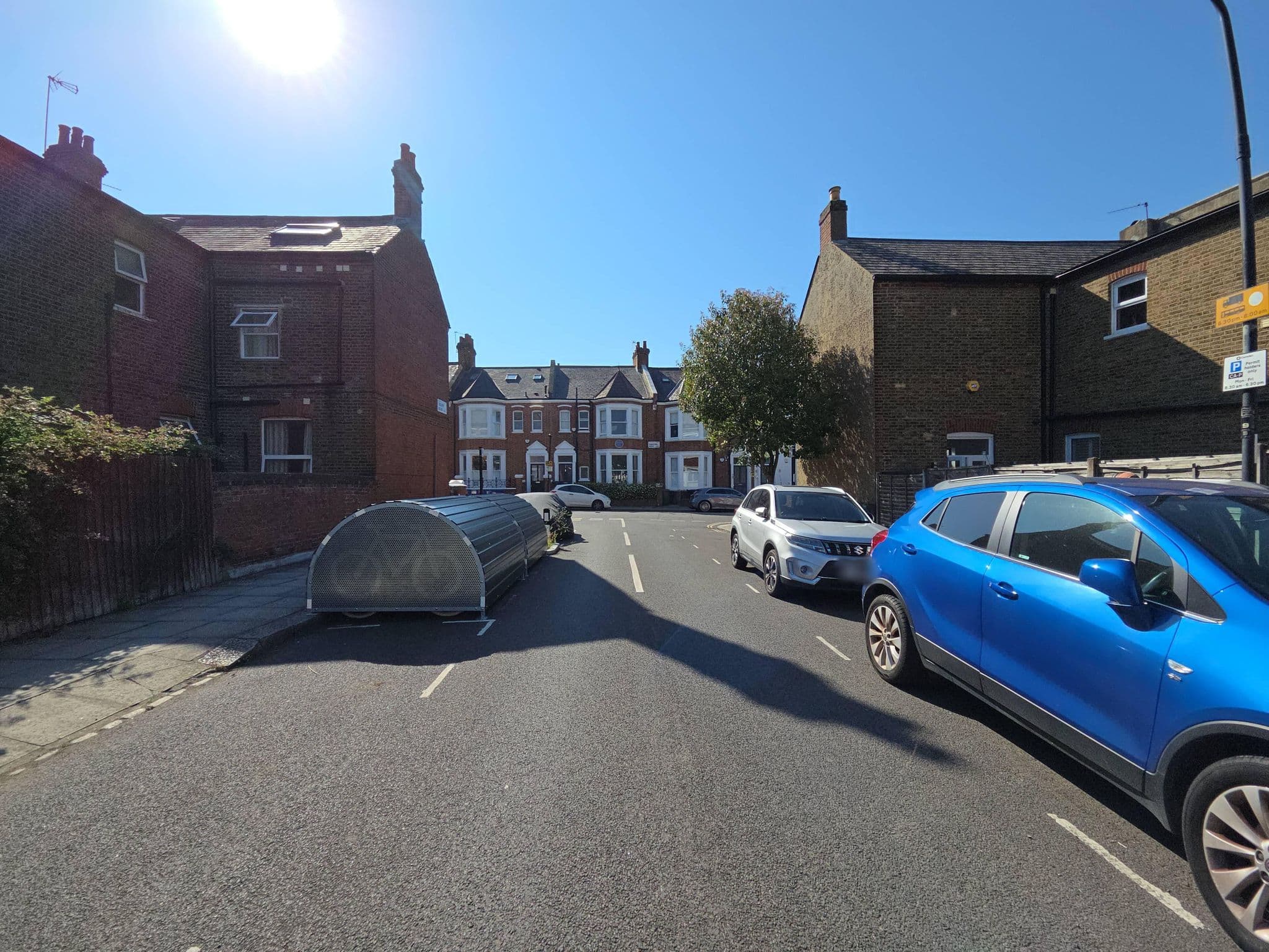 Street view near Bryanston Camden Hotel, Kilburn — © Roufster (CC BY-SA · Mapillary)