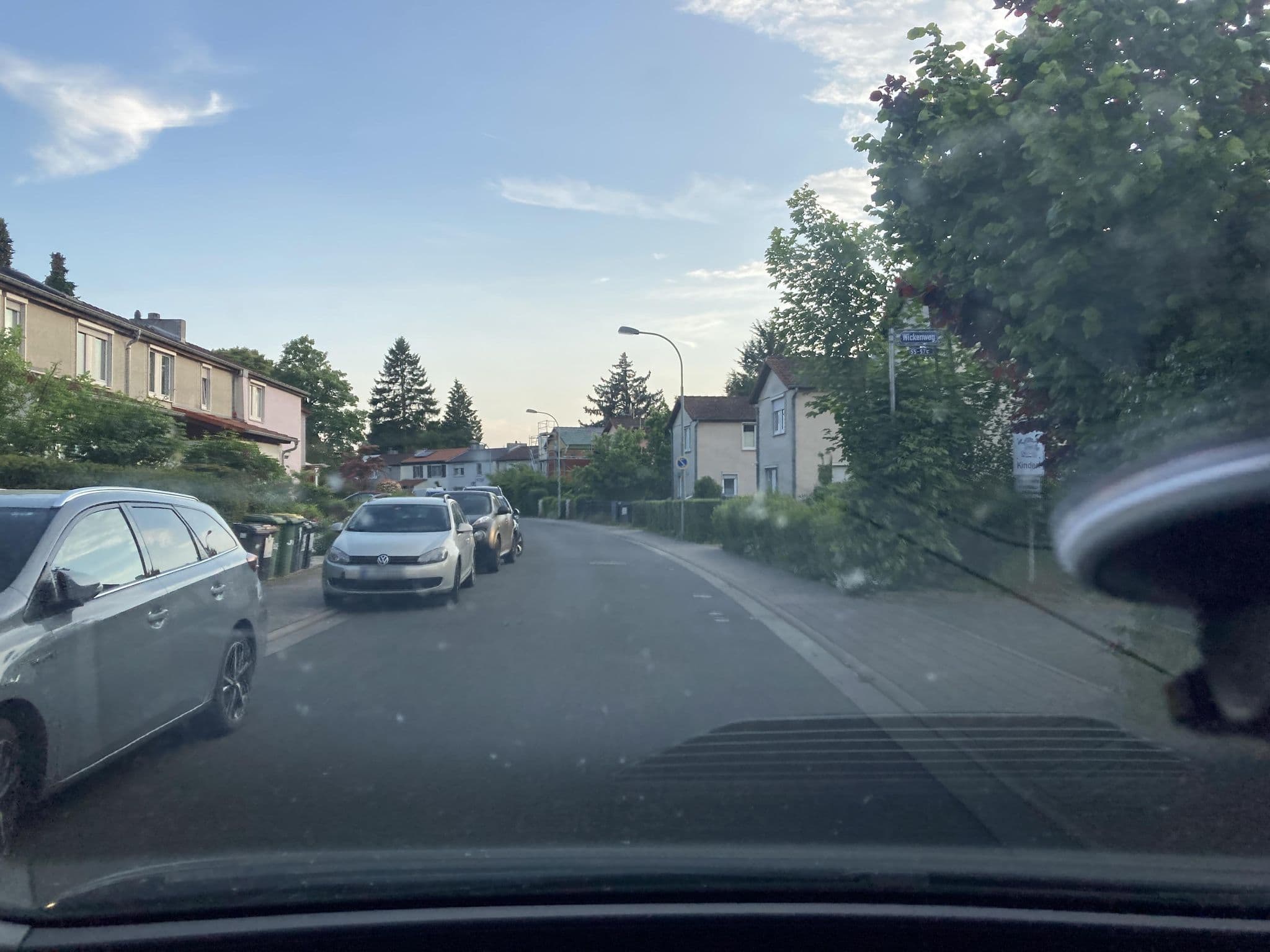 Street view near Nicolo‘s homestay Frankfurt, Bad Vilbel — © robffm (CC BY-SA · Mapillary)