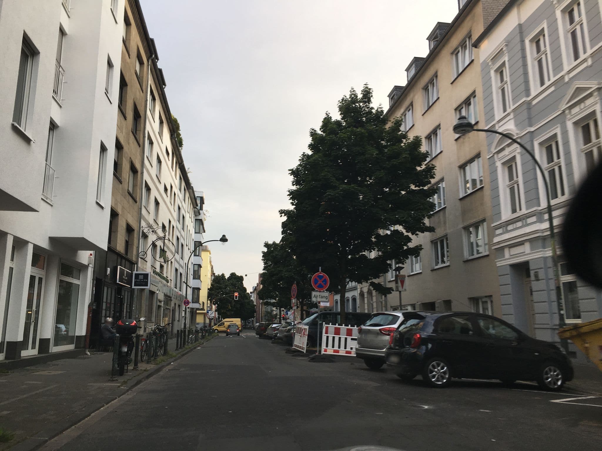 Street view near B-Chill Düsseldorf, Düsseldorf — © chuck (CC BY-SA · Mapillary)