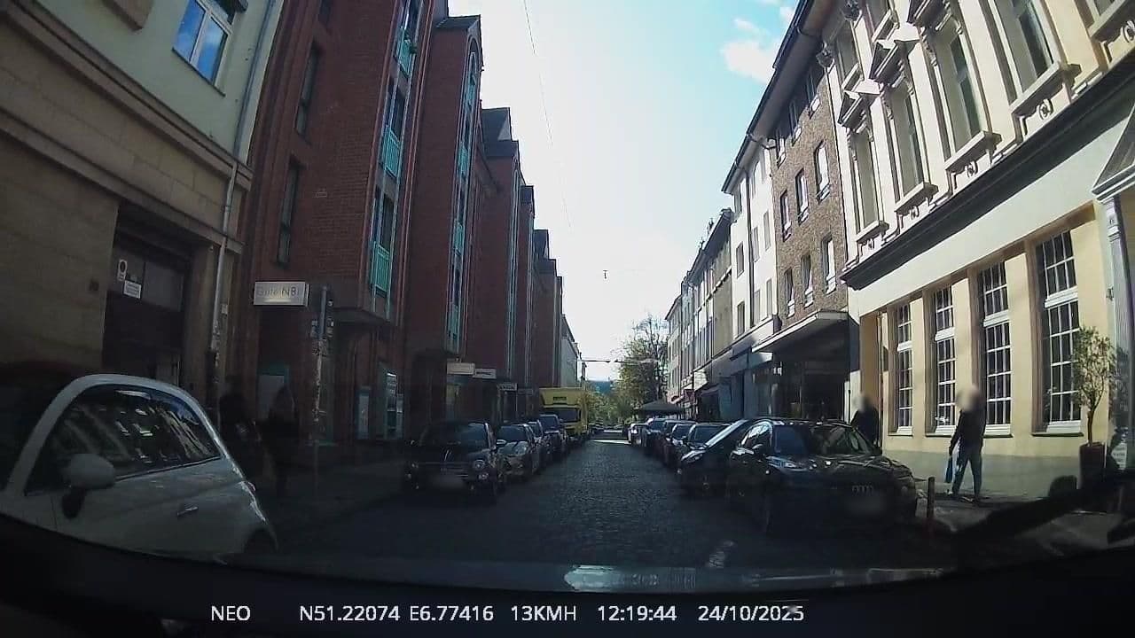 Street view near Carlstadt Suites Düsseldorf, Düsseldorf — © TechniPorter (CC BY-SA · Mapillary)