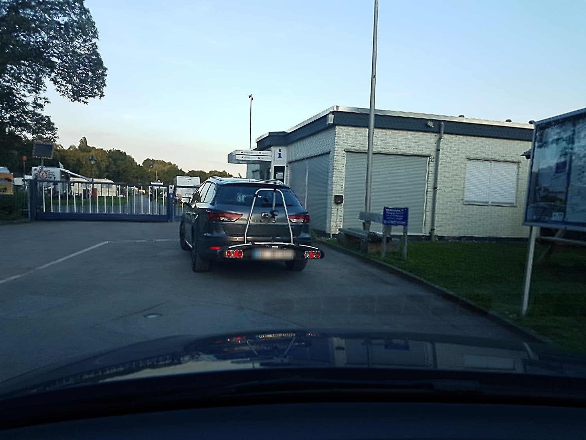 Street view near Campingplatz Nord, Erkrath — © changchun1 (CC BY-SA · Mapillary)