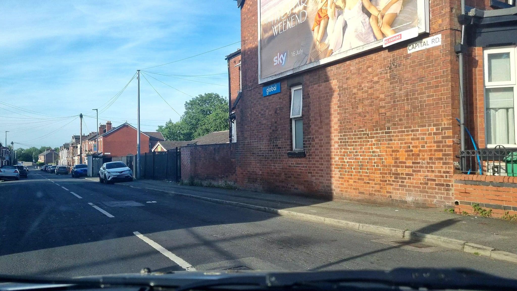 Street view near Hendham Rooms, Droylsden — © mappo2 (CC BY-SA · Mapillary)