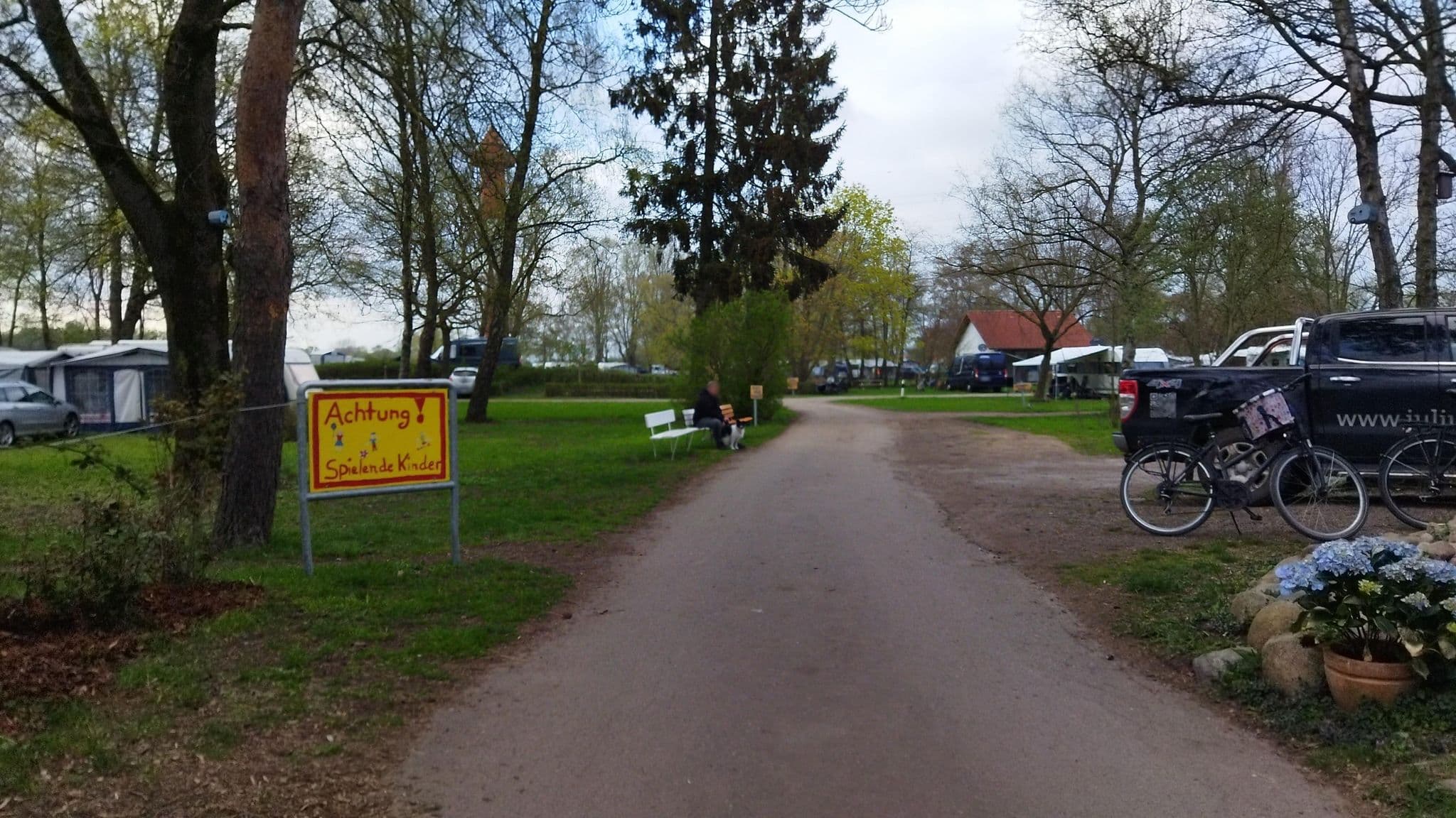 Street view near Campingplatz „Juliusplate“, Elsfleth — © changchun1 (CC BY-SA · Mapillary)