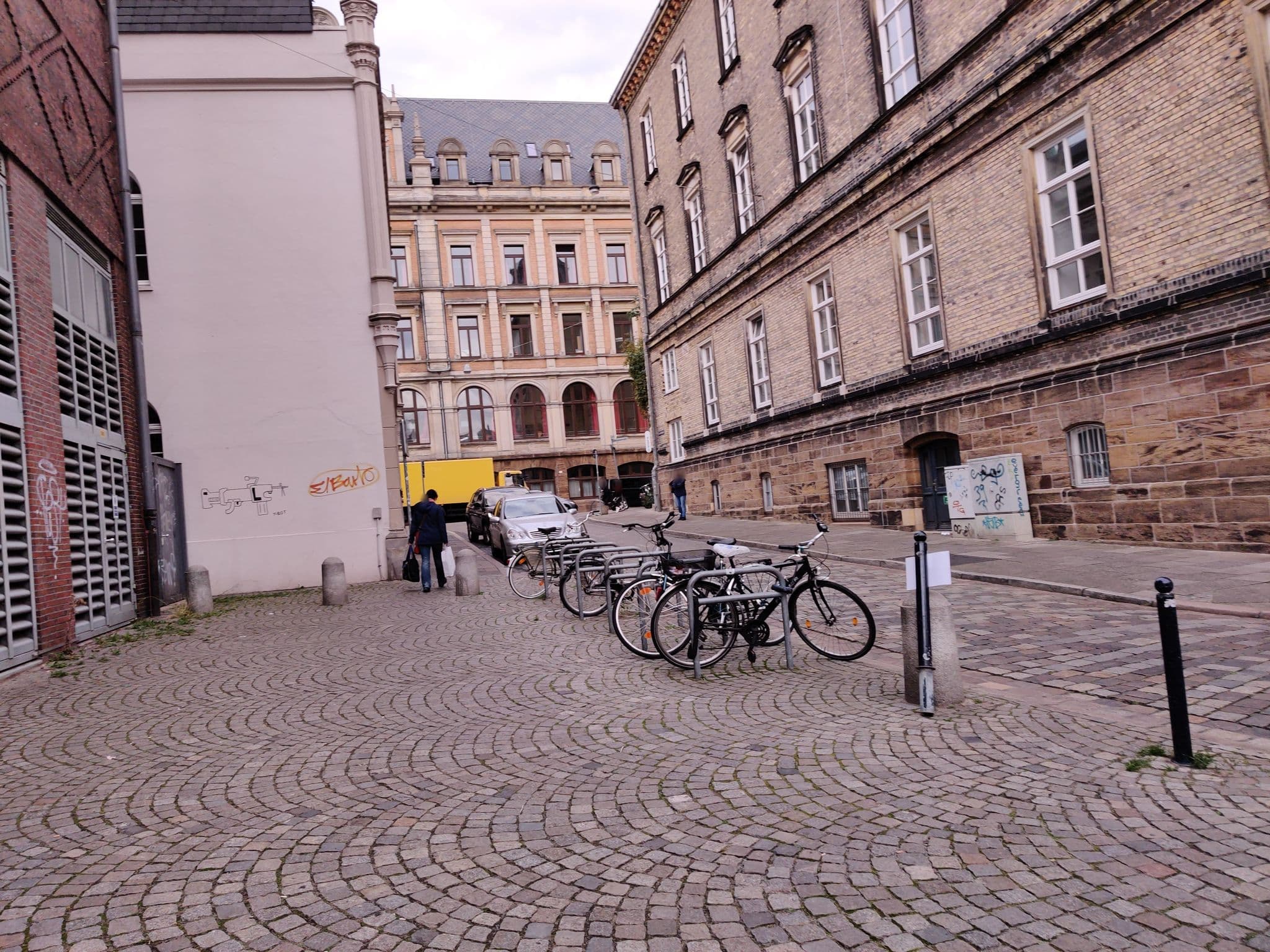 Street view near Bremen Apartments Nath Schnoor, Bremen — © aceini (CC BY-SA · Mapillary)