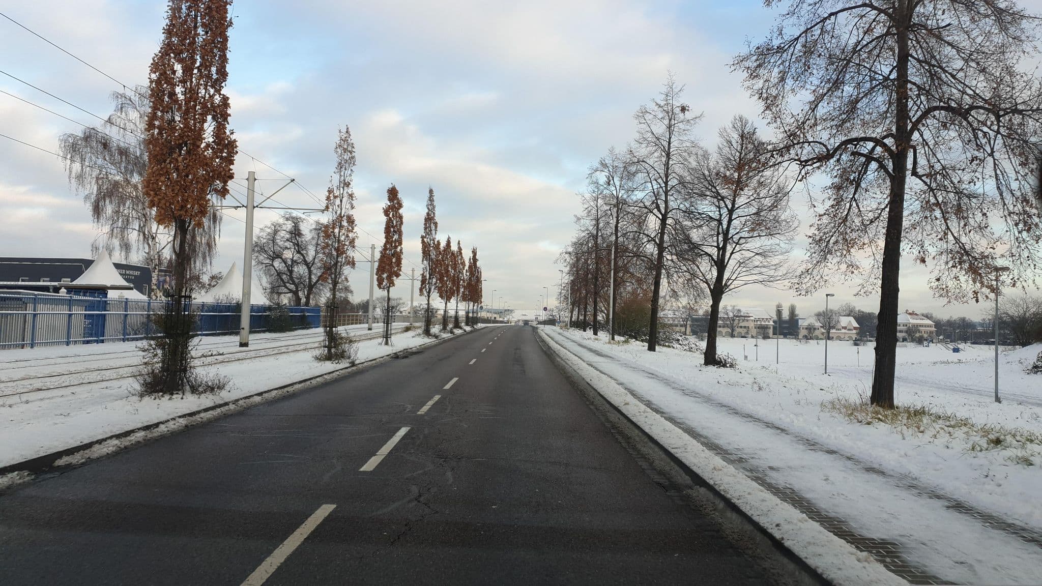 Street view near Restaurant und Pension Alberthafen, Friedrichstadt — © canislupus (CC BY-SA · Mapillary)