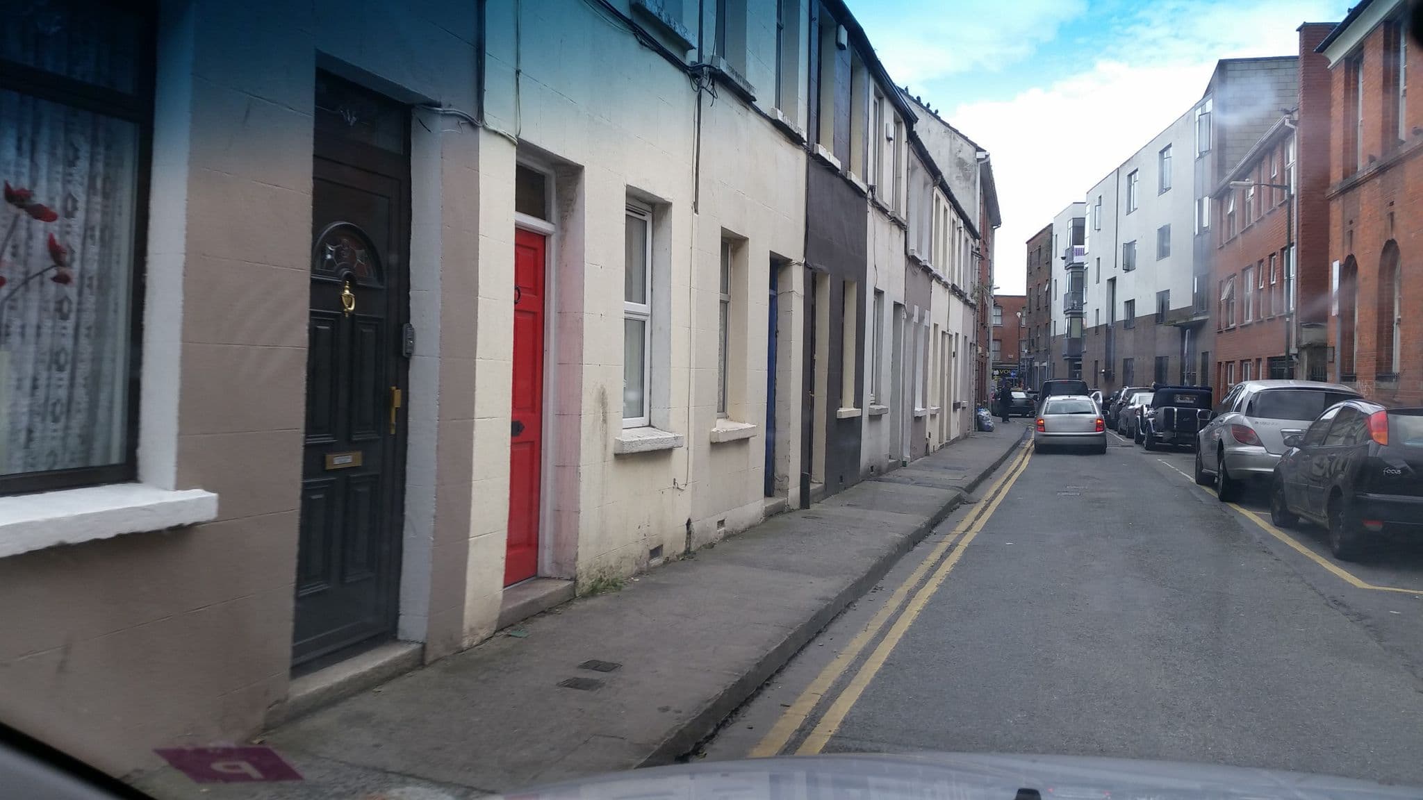 Street view near Liberty Townhouses, Rialto — © debigc (CC BY-SA · Mapillary)