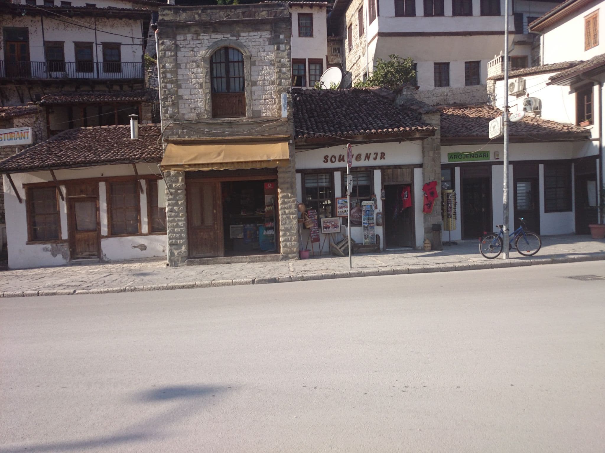 Street view near Hostel Mangalam, Berat — © ebel (CC BY-SA · Mapillary)