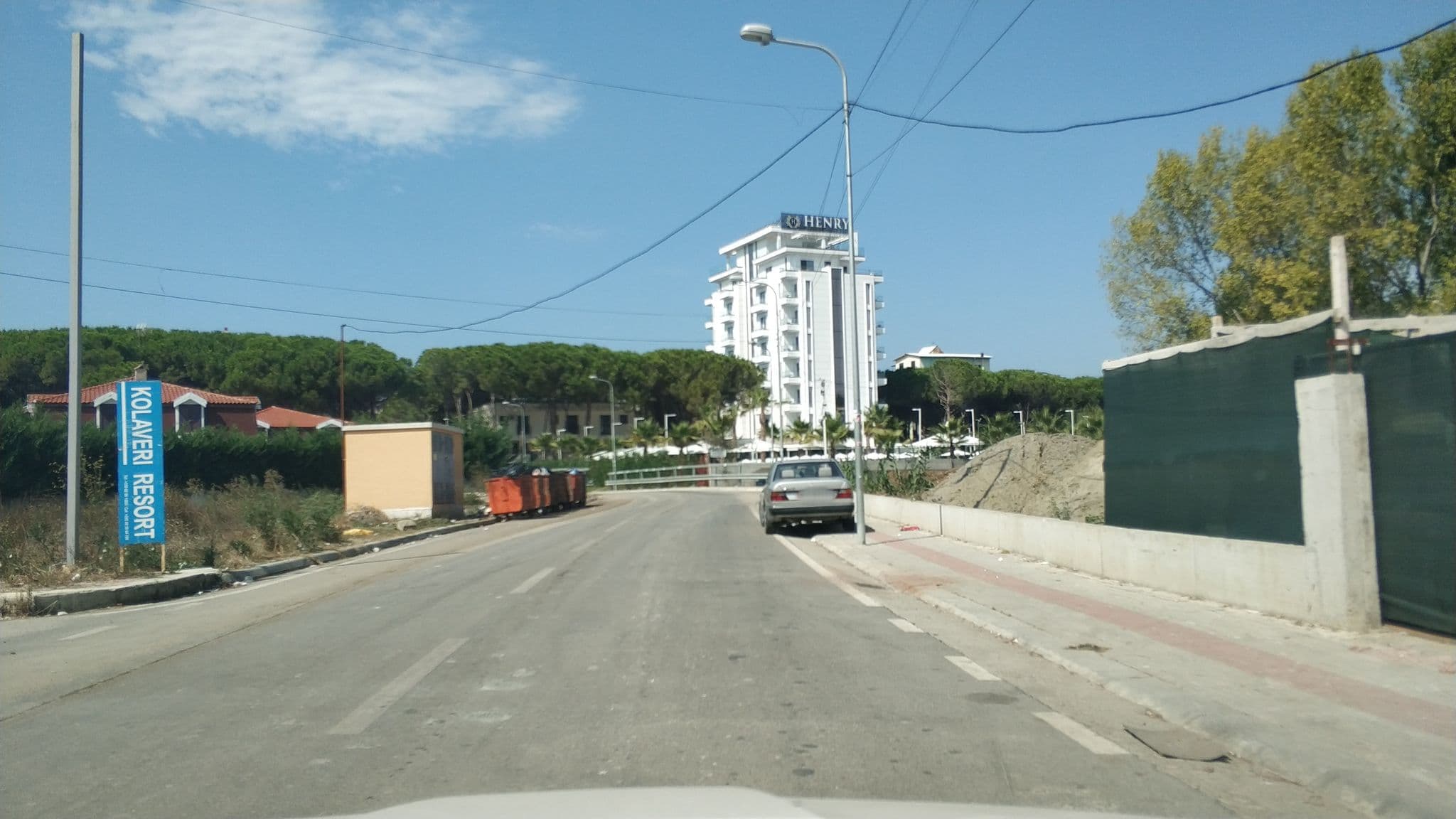 Street view near Delight Hotel, Kavajë — © freddouhelk (CC BY-SA · Mapillary)