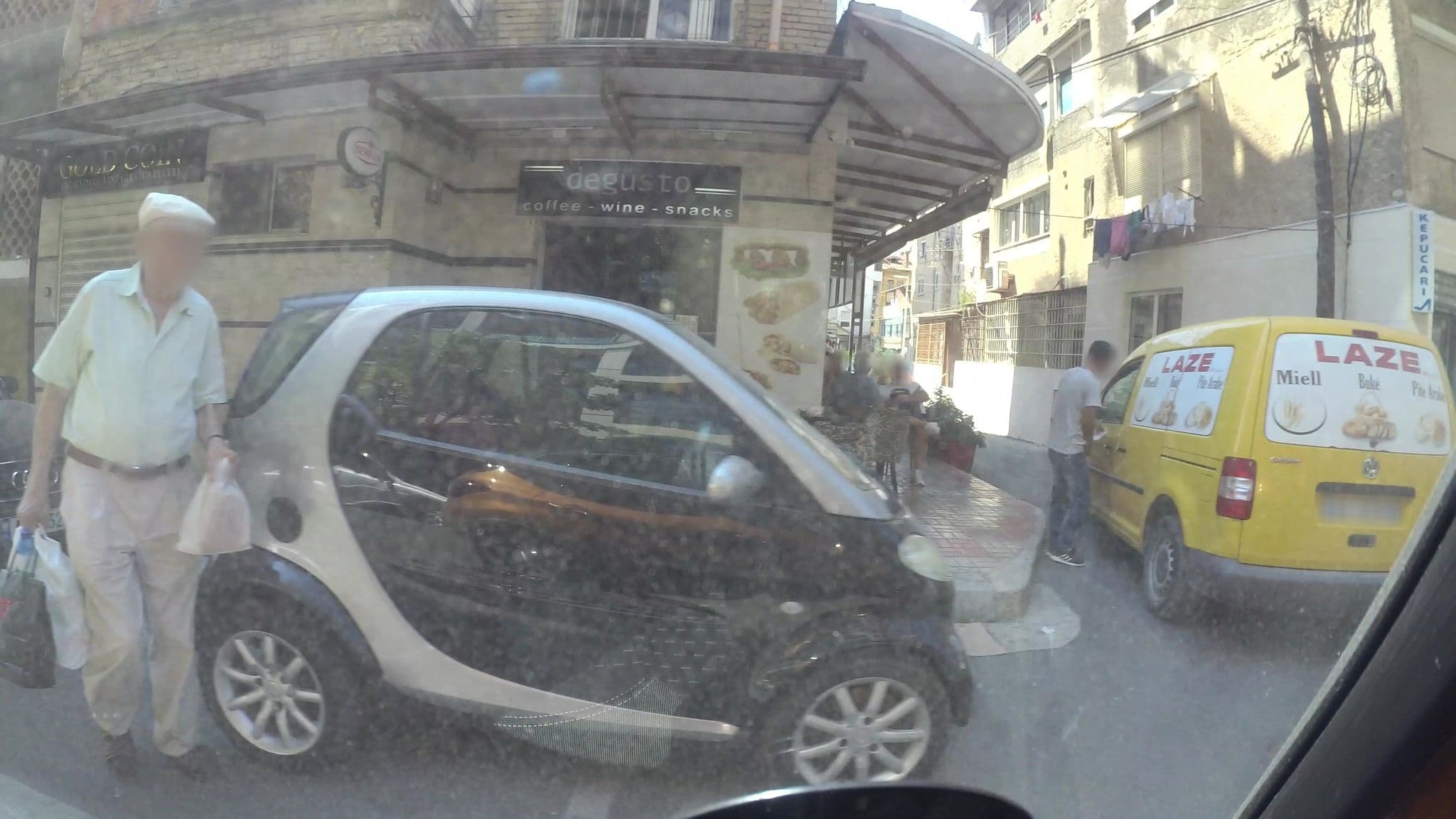 Street view near Hostel Fredi, Tirana — © kaart_3 (CC BY-SA · Mapillary)