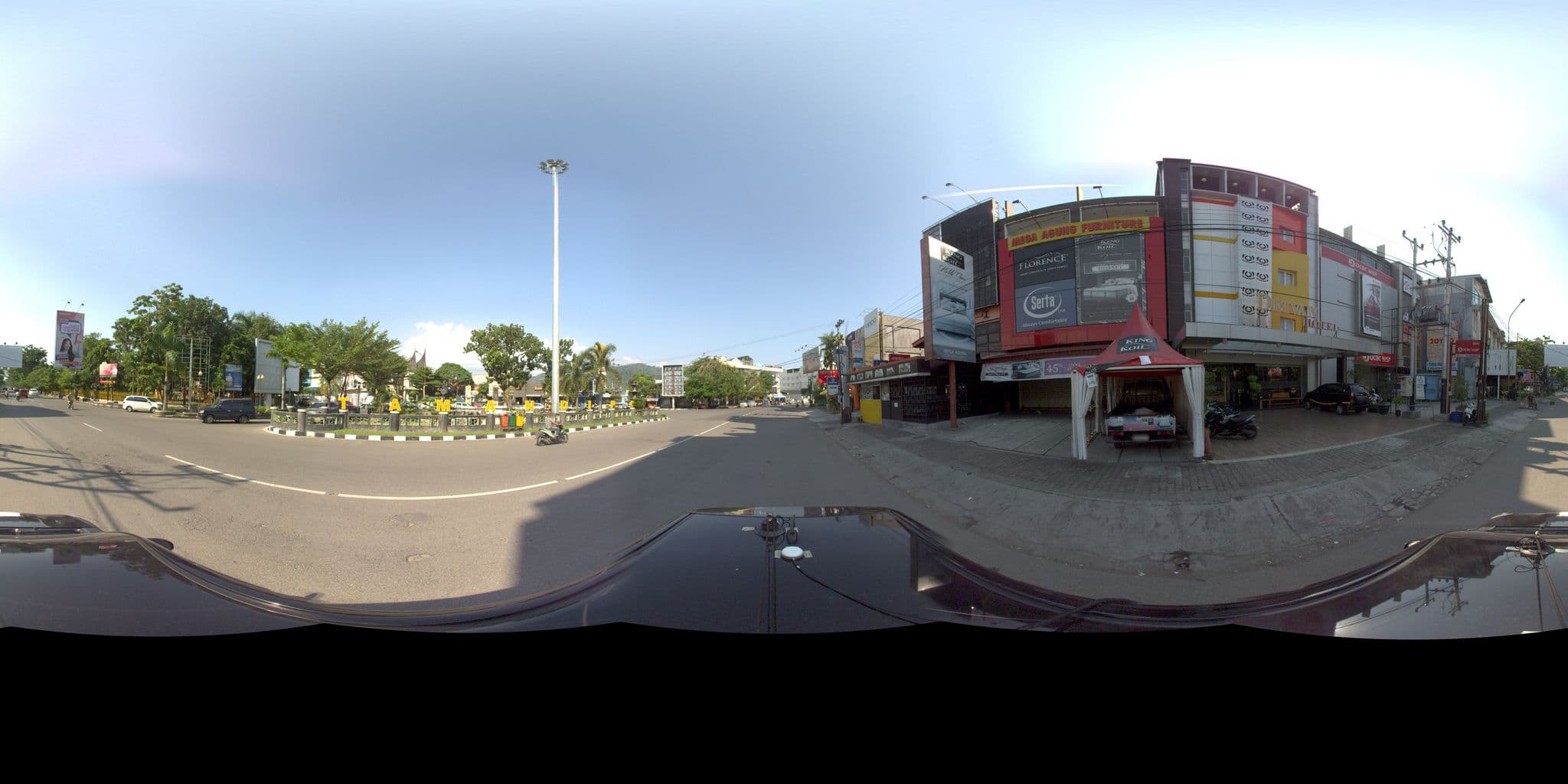 Street view near Deivan Hotel, Padang — © sarahantos (CC BY-SA · Mapillary)
