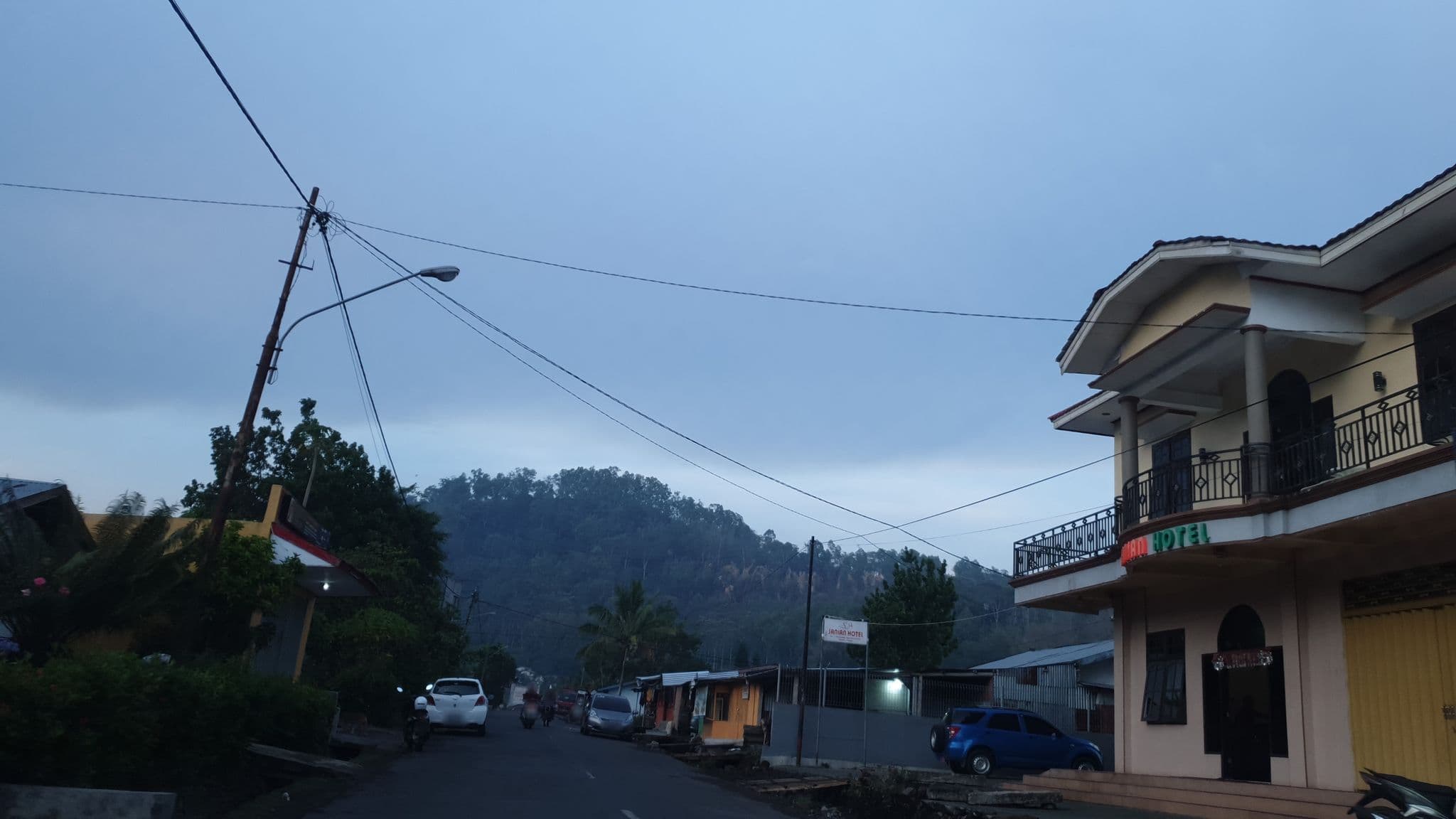 Street view near Sanian, Ruteng — © coreagc (CC BY-SA · Mapillary)
