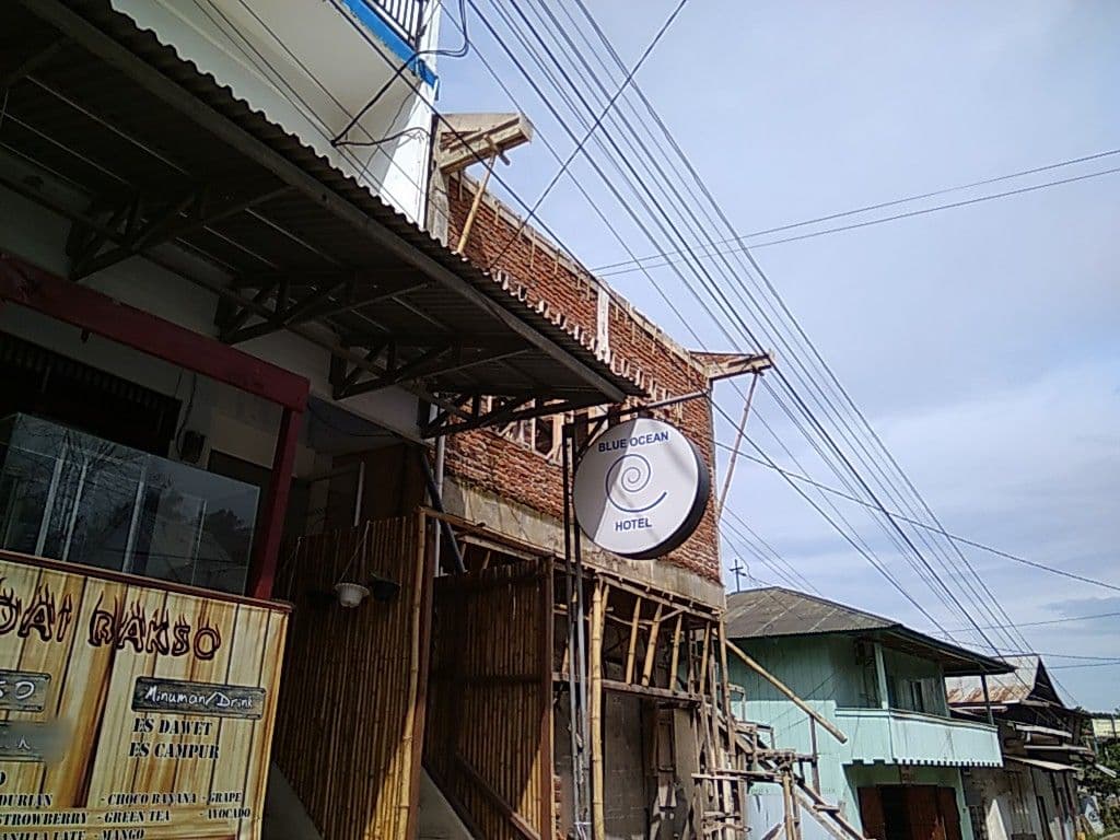 Street view near Blue Ocean, Labuan Bajo — © rodionoff (CC BY-SA · Mapillary)