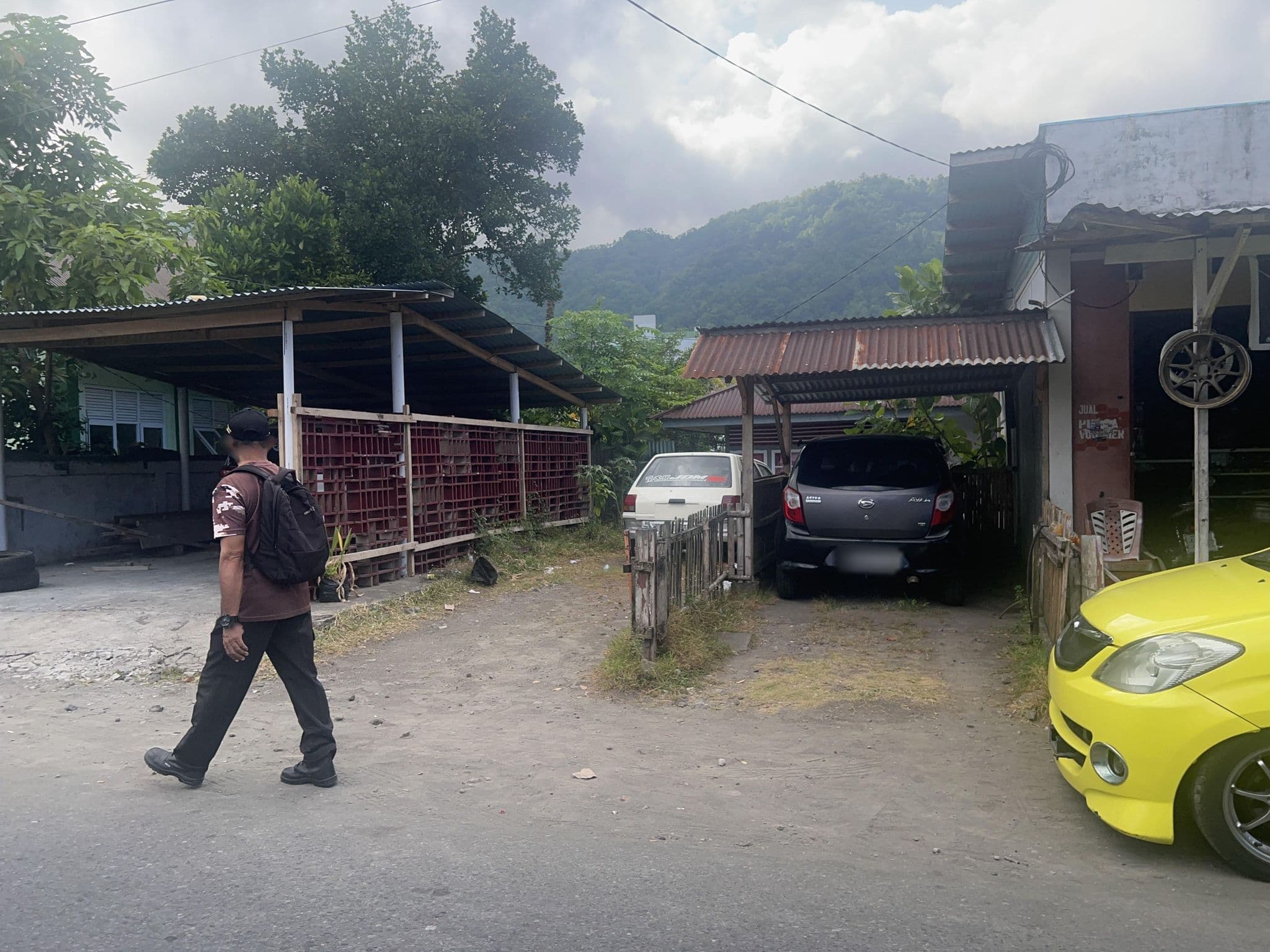 Street view near Madina Hotel, Tahuna — © hamdani15 (CC BY-SA · Mapillary)