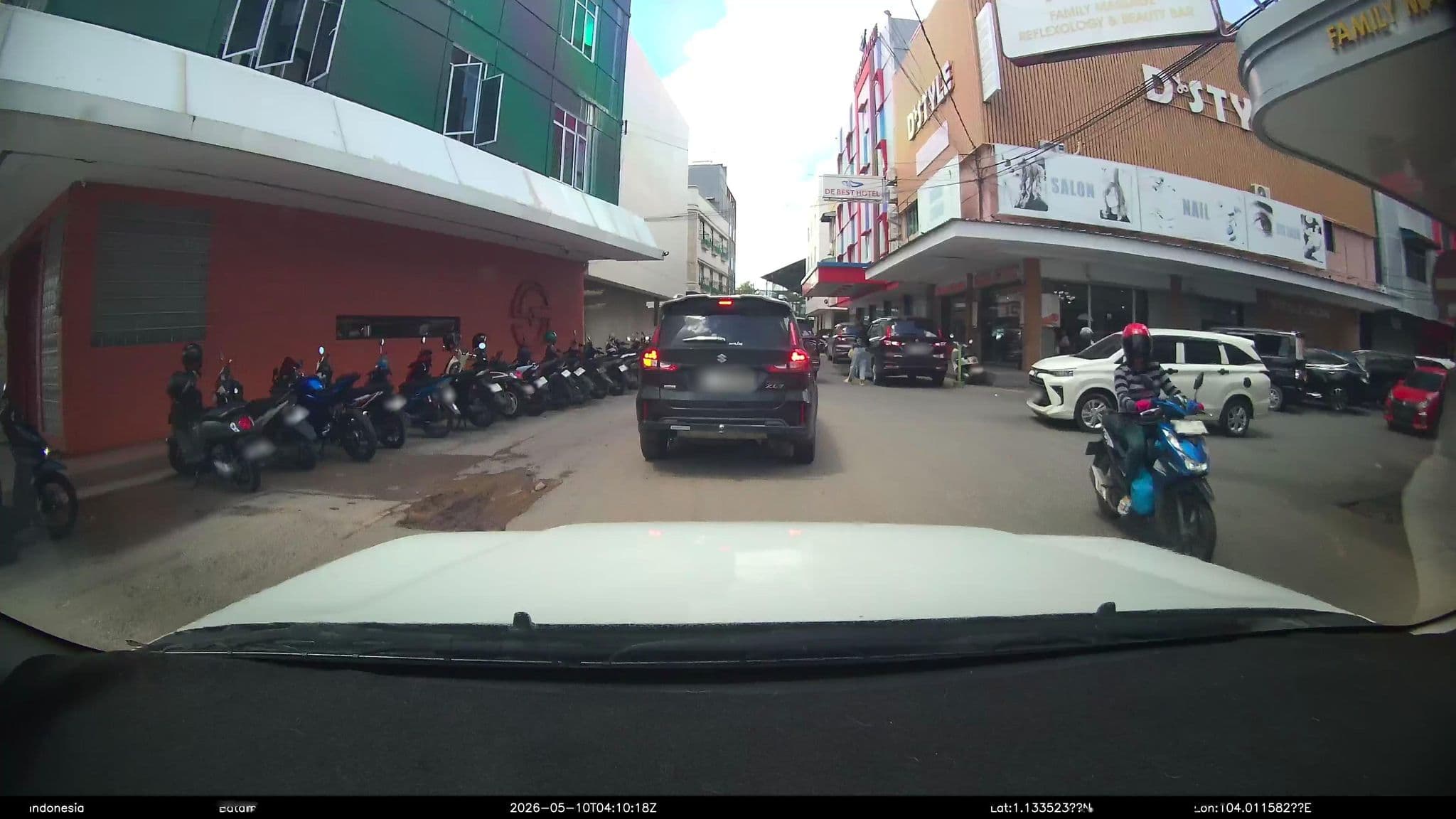 Street view near De Best Hotel, Batam