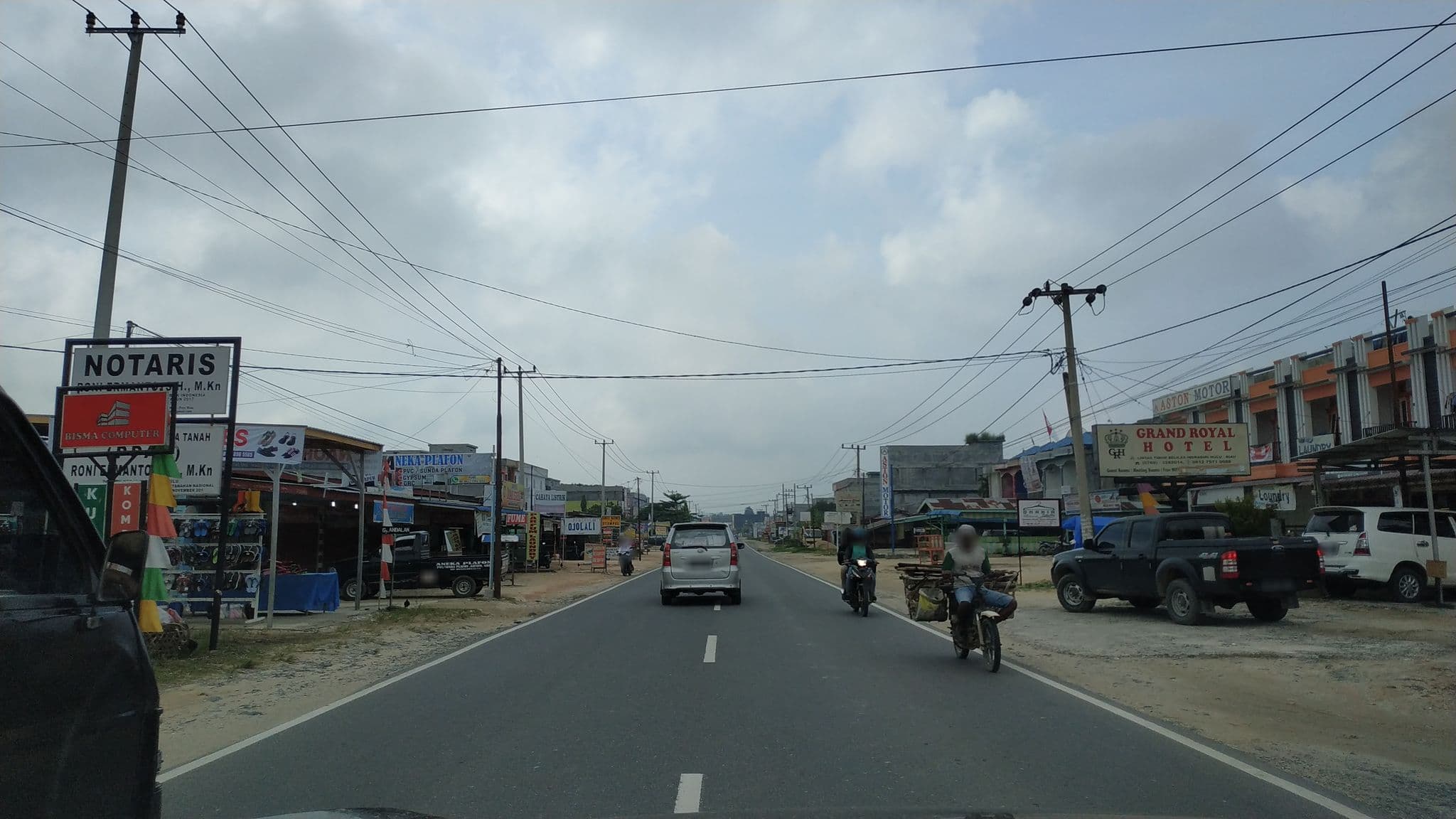 Street view near Grand Royal Belilas, Kuala Cenaku — © hanifarafah (CC BY-SA · Mapillary)
