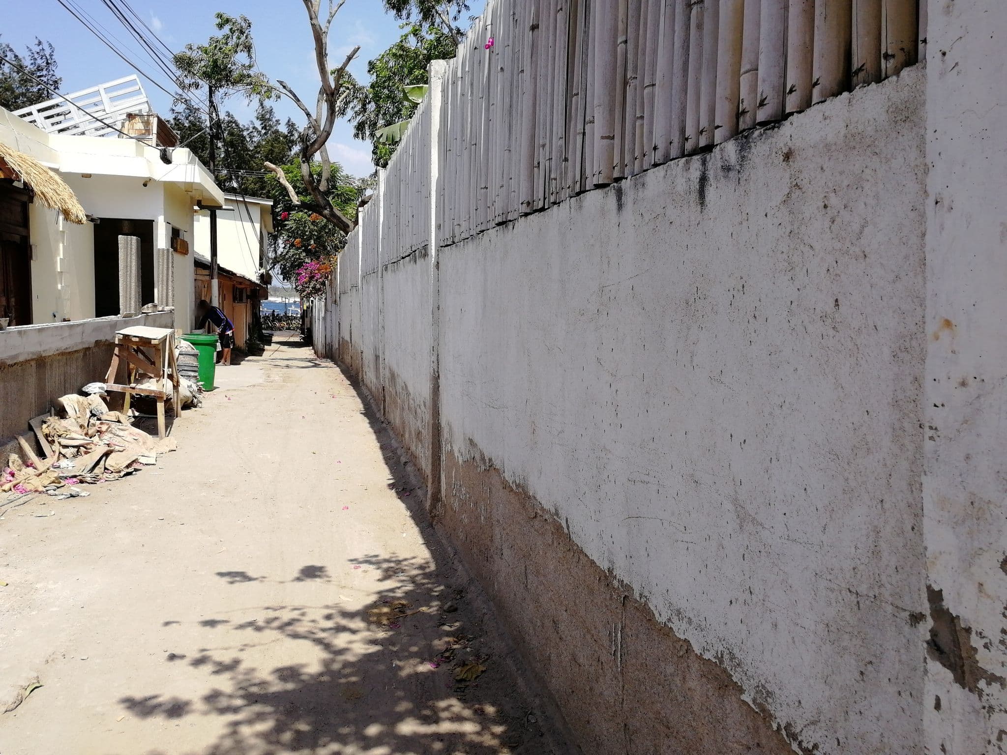 Street view near cinta cottages, Gili Trawangan — © thewayofmando (CC BY-SA · Mapillary)