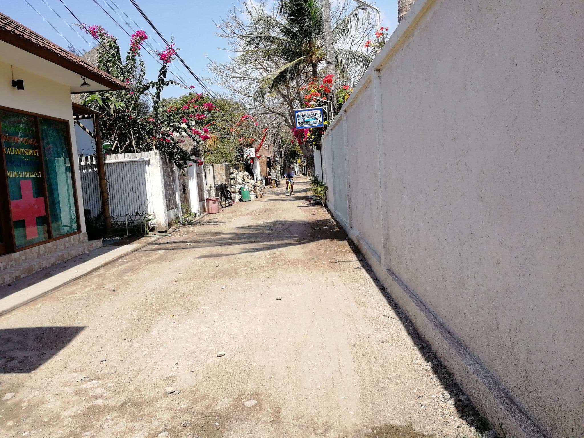 Street view near Ani Bungalow, Gili Trawangan