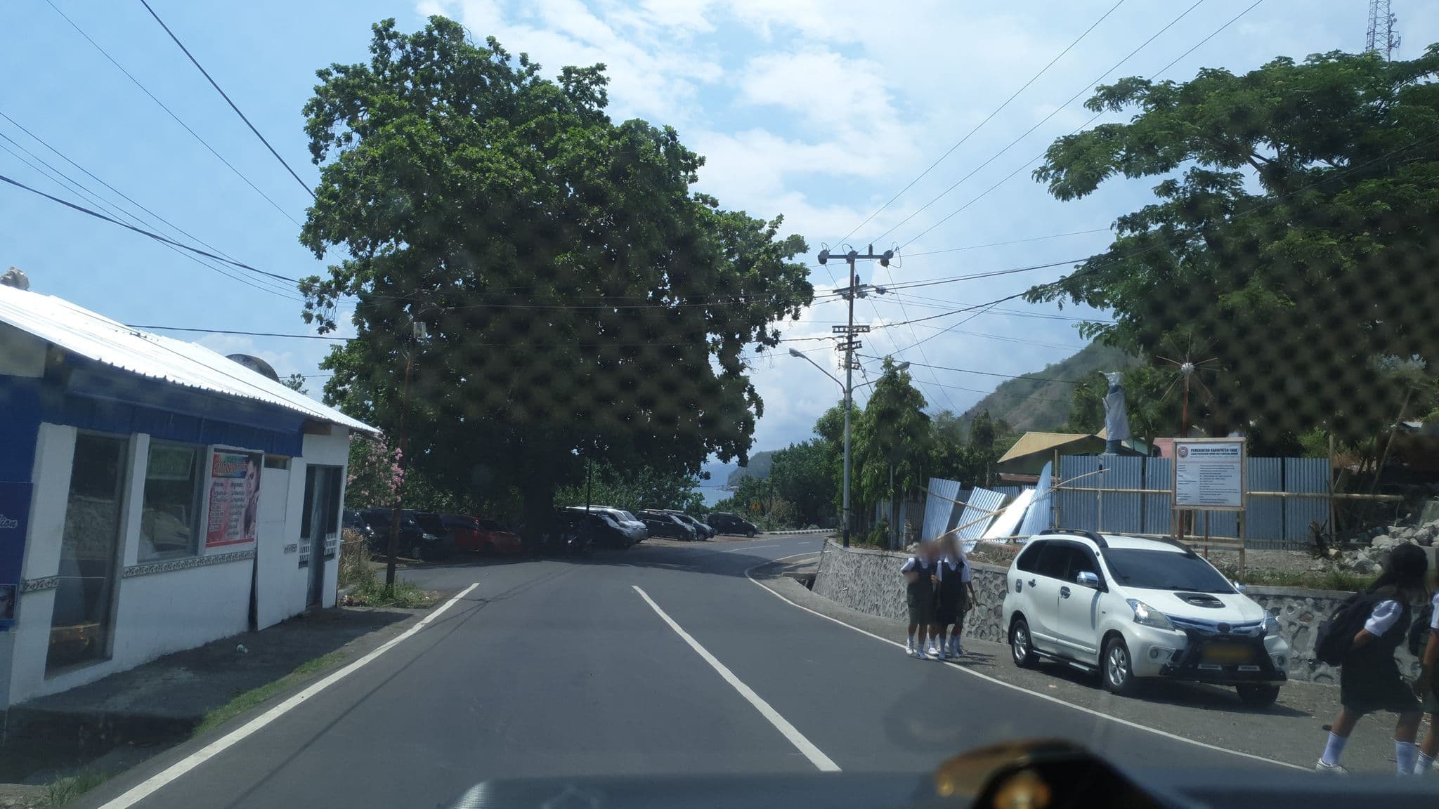 Street view near The Roomz, Ende — © coreagc (CC BY-SA · Mapillary)